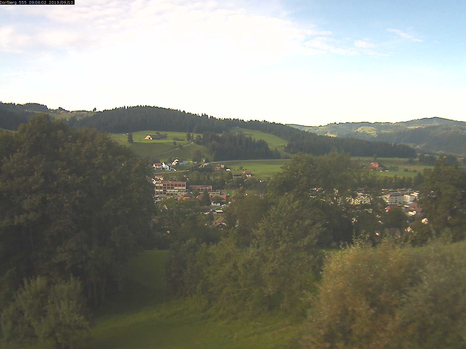 Webcam-Bild: Aussicht vom Dorfberg in Langnau 20190910-090601