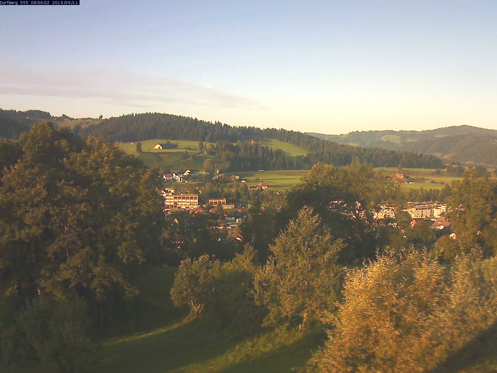 Webcam-Bild: Aussicht vom Dorfberg in Langnau 20190911-080601