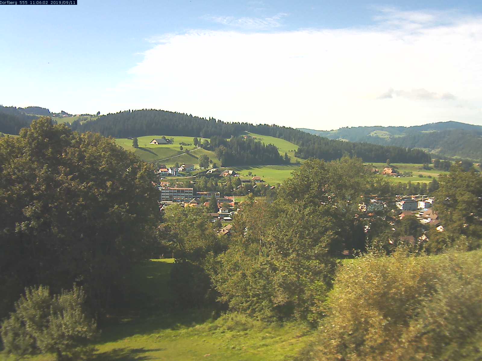 Webcam-Bild: Aussicht vom Dorfberg in Langnau 20190911-110601