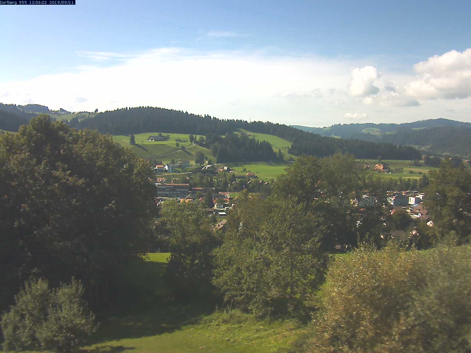Webcam-Bild: Aussicht vom Dorfberg in Langnau 20190911-120601