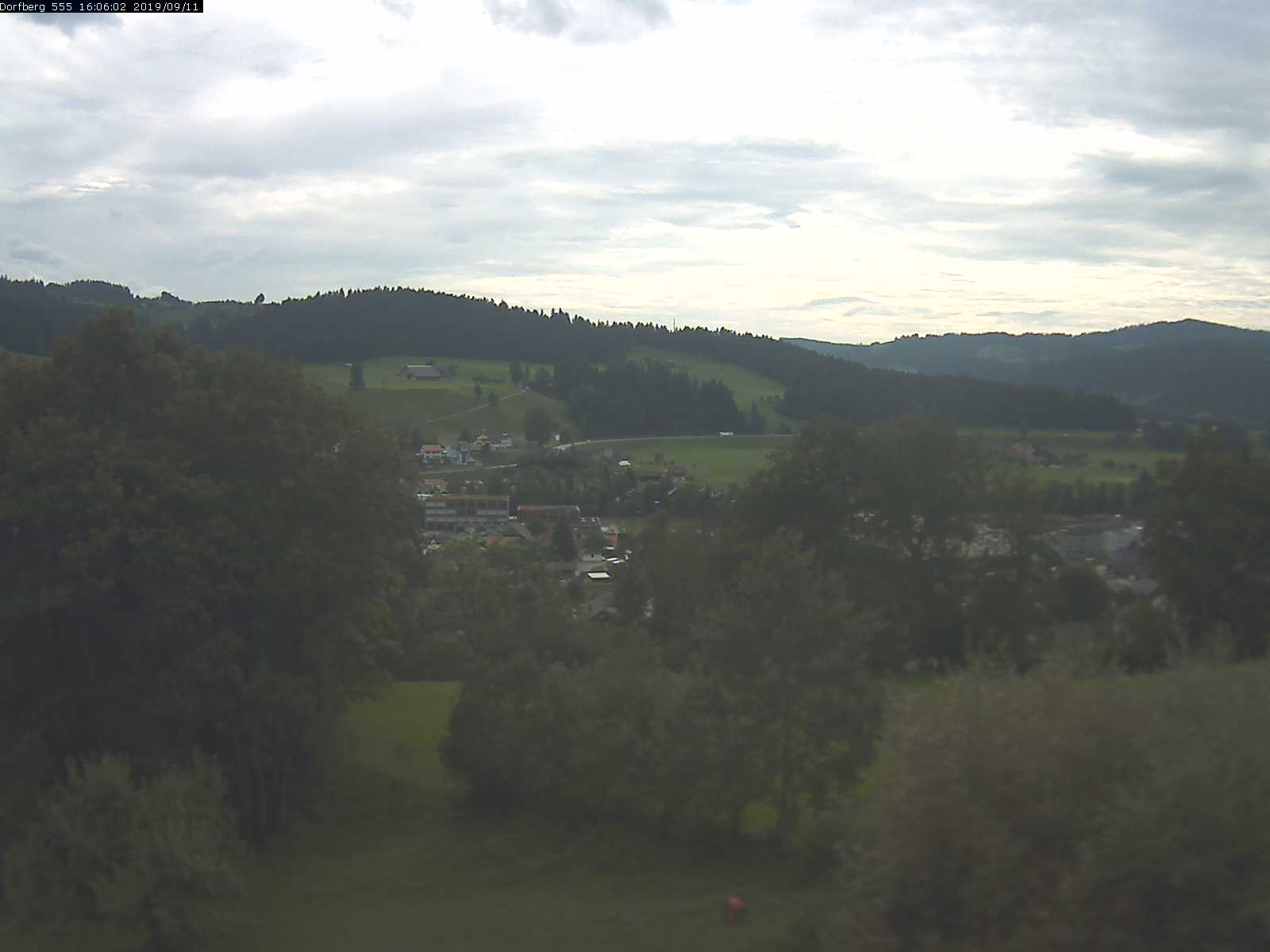 Webcam-Bild: Aussicht vom Dorfberg in Langnau 20190911-160601