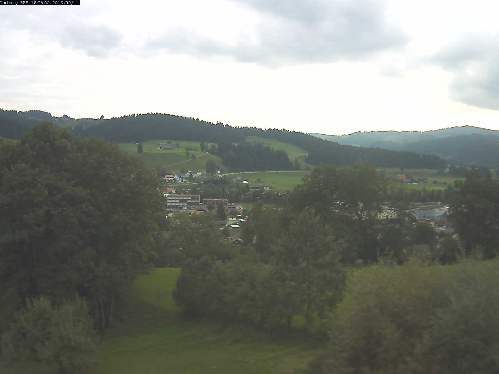Webcam-Bild: Aussicht vom Dorfberg in Langnau 20190911-180602