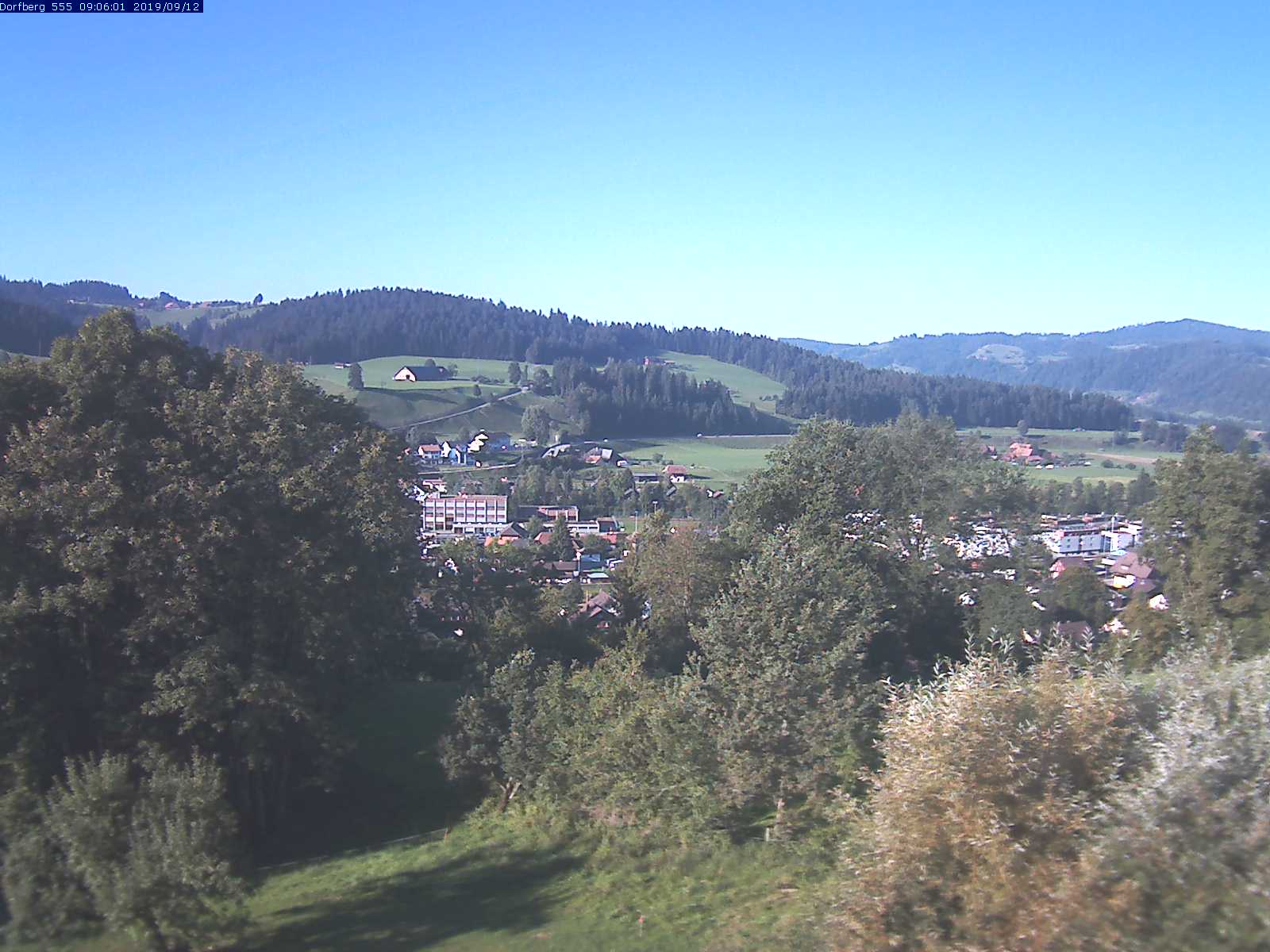 Webcam-Bild: Aussicht vom Dorfberg in Langnau 20190912-090601