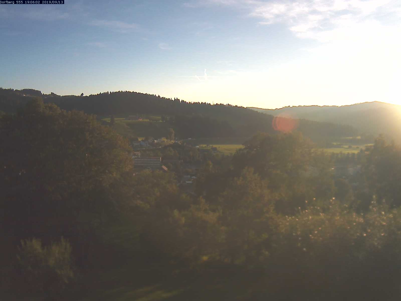 Webcam-Bild: Aussicht vom Dorfberg in Langnau 20190913-190601