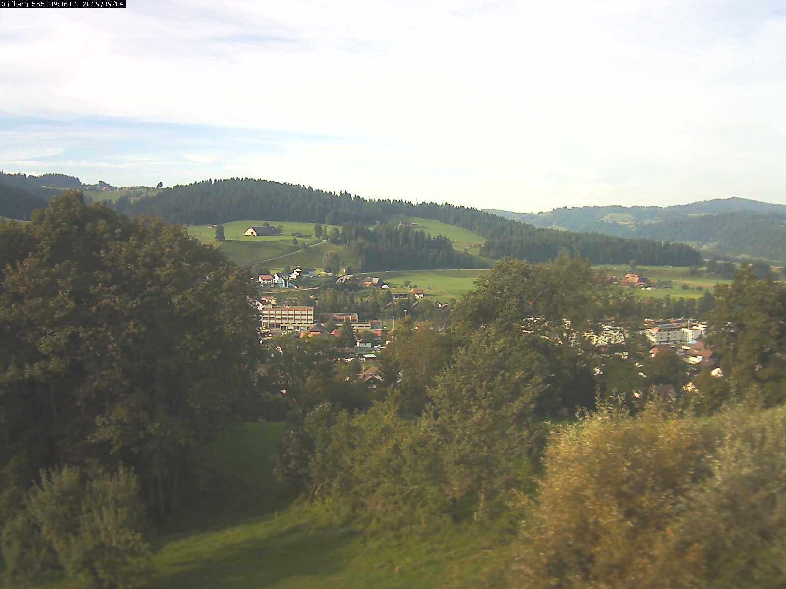 Webcam-Bild: Aussicht vom Dorfberg in Langnau 20190914-090601