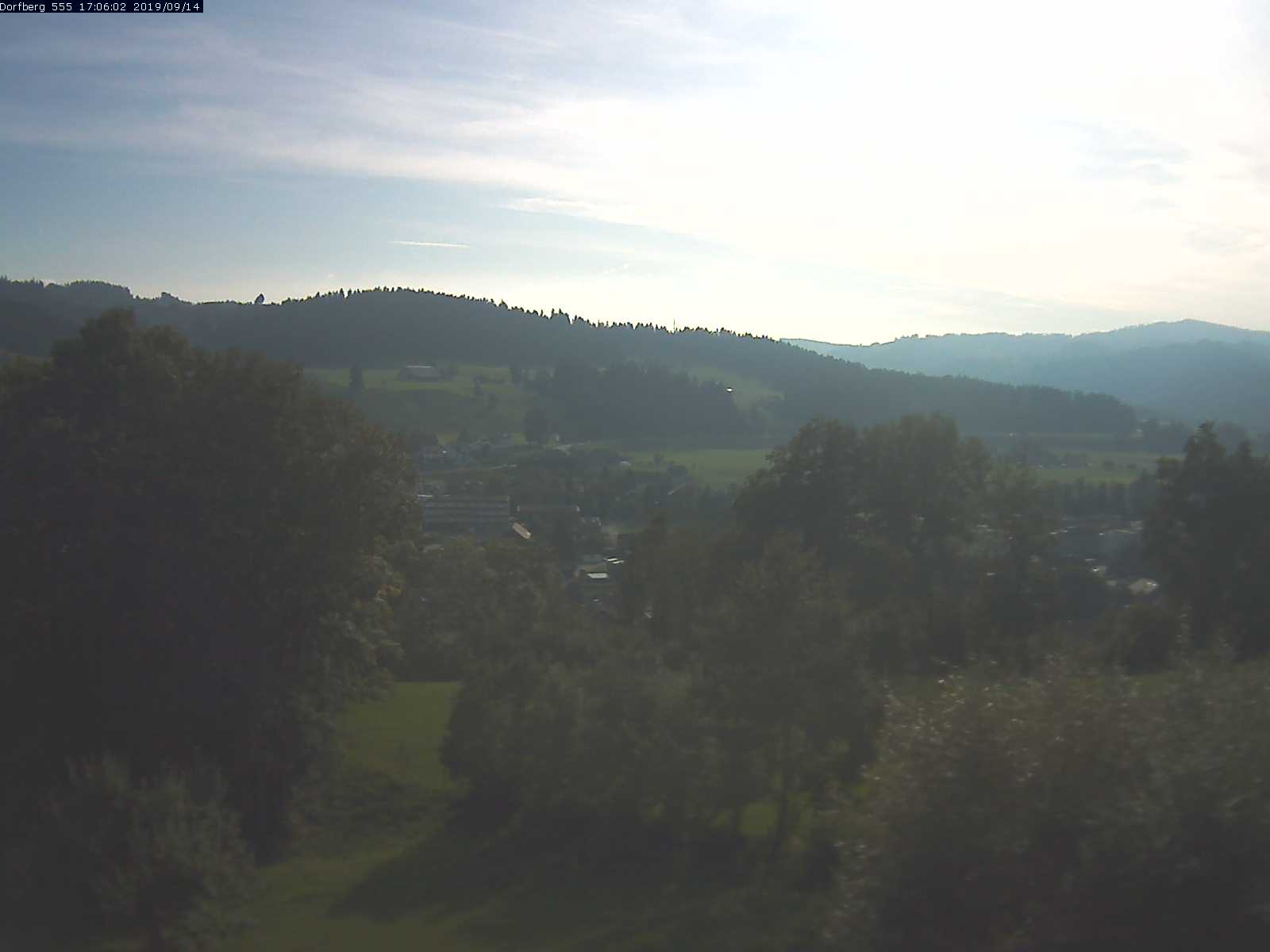 Webcam-Bild: Aussicht vom Dorfberg in Langnau 20190914-170601