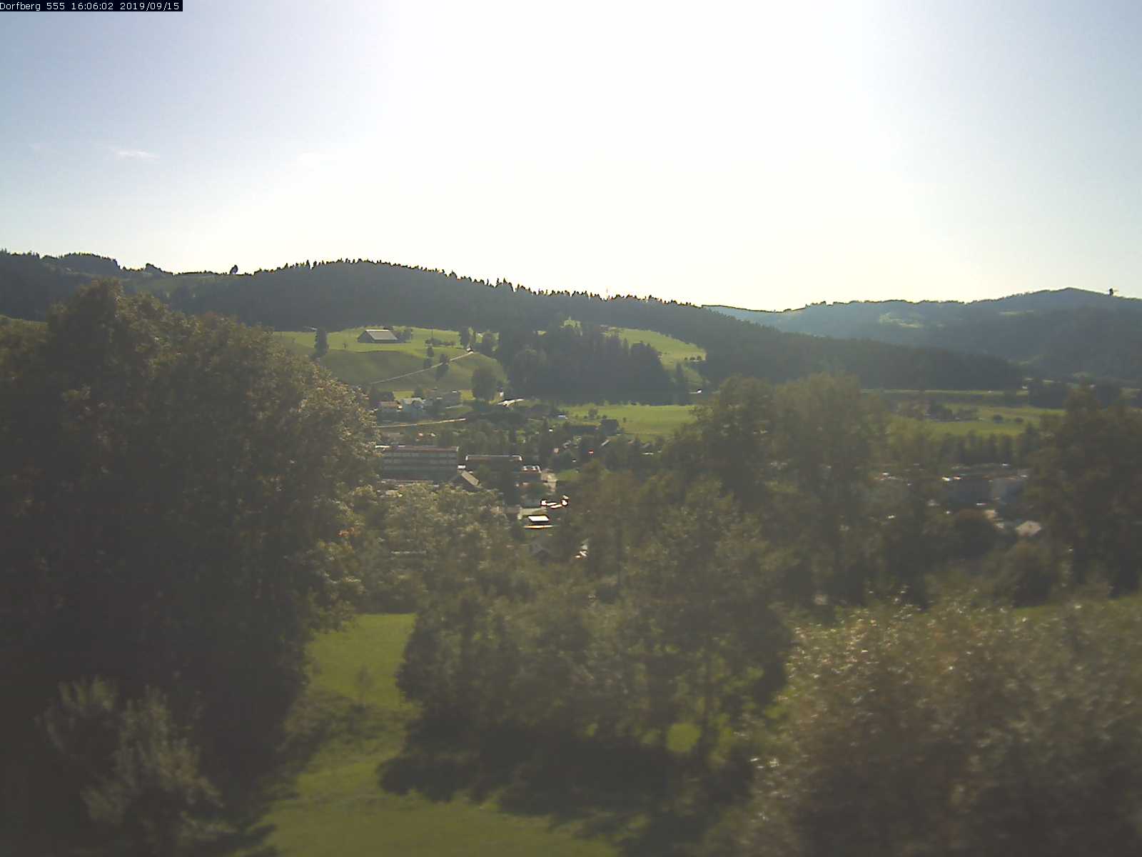 Webcam-Bild: Aussicht vom Dorfberg in Langnau 20190915-160601