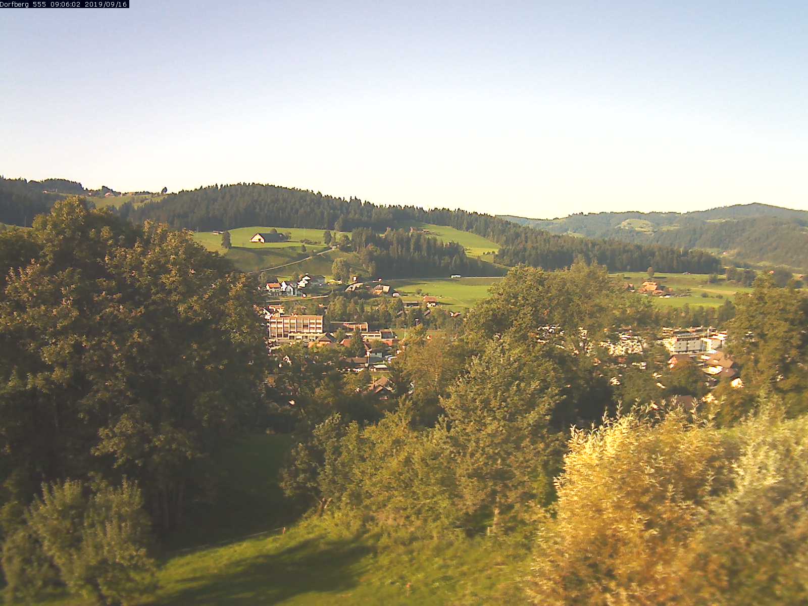 Webcam-Bild: Aussicht vom Dorfberg in Langnau 20190916-090601