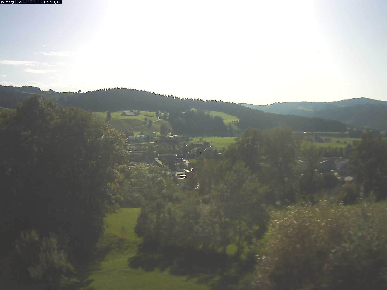 Webcam-Bild: Aussicht vom Dorfberg in Langnau 20190916-160601