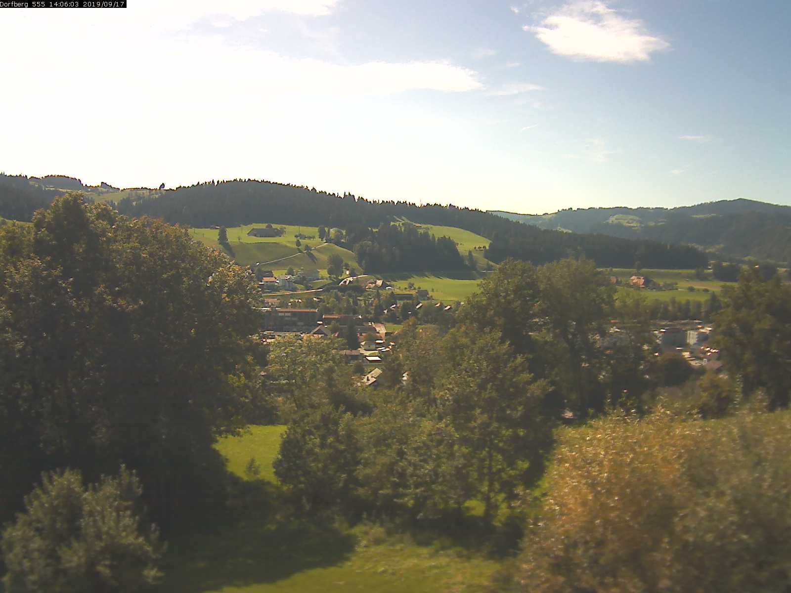 Webcam-Bild: Aussicht vom Dorfberg in Langnau 20190917-140601