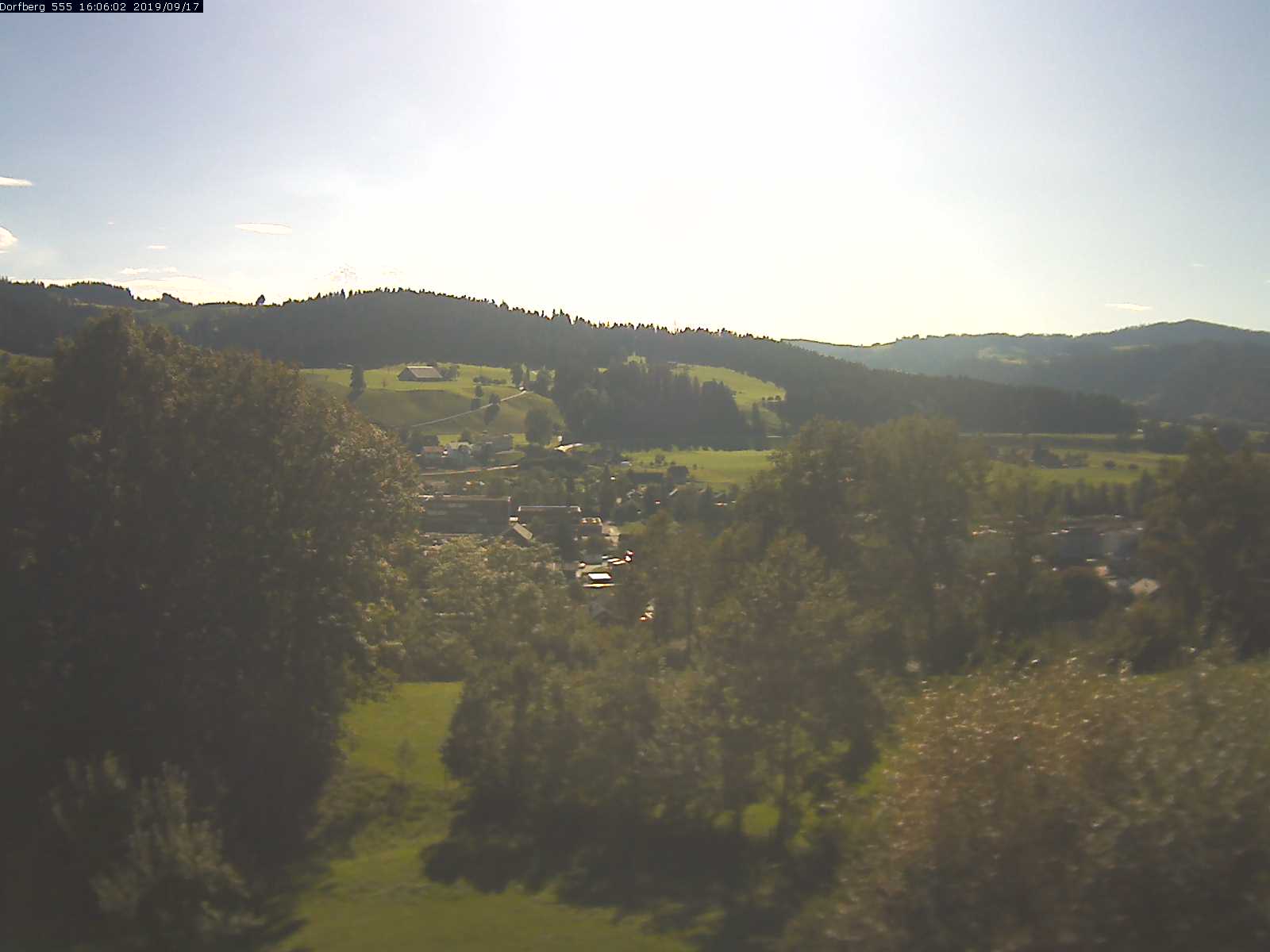 Webcam-Bild: Aussicht vom Dorfberg in Langnau 20190917-160601