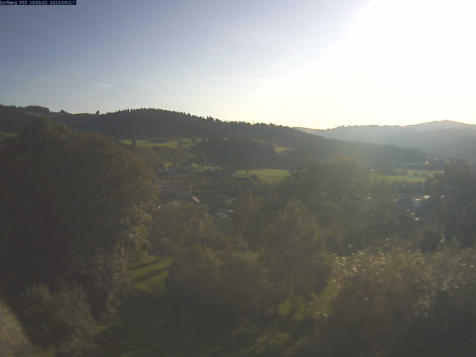 Webcam-Bild: Aussicht vom Dorfberg in Langnau 20190917-180601