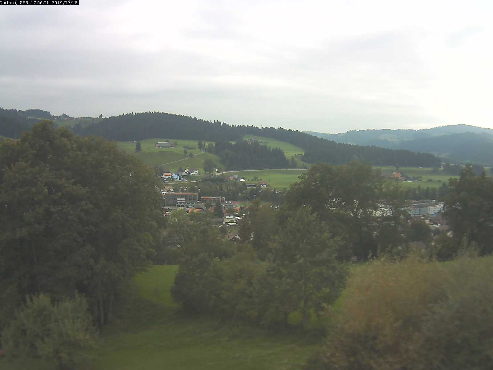 Webcam-Bild: Aussicht vom Dorfberg in Langnau 20190918-170601