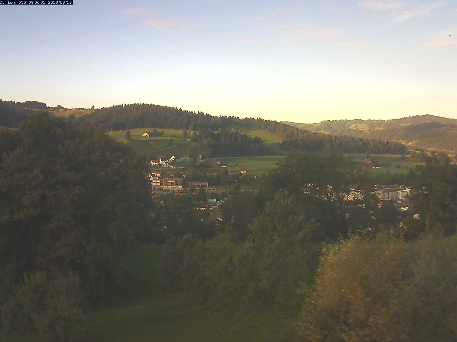 Webcam-Bild: Aussicht vom Dorfberg in Langnau 20190919-080601