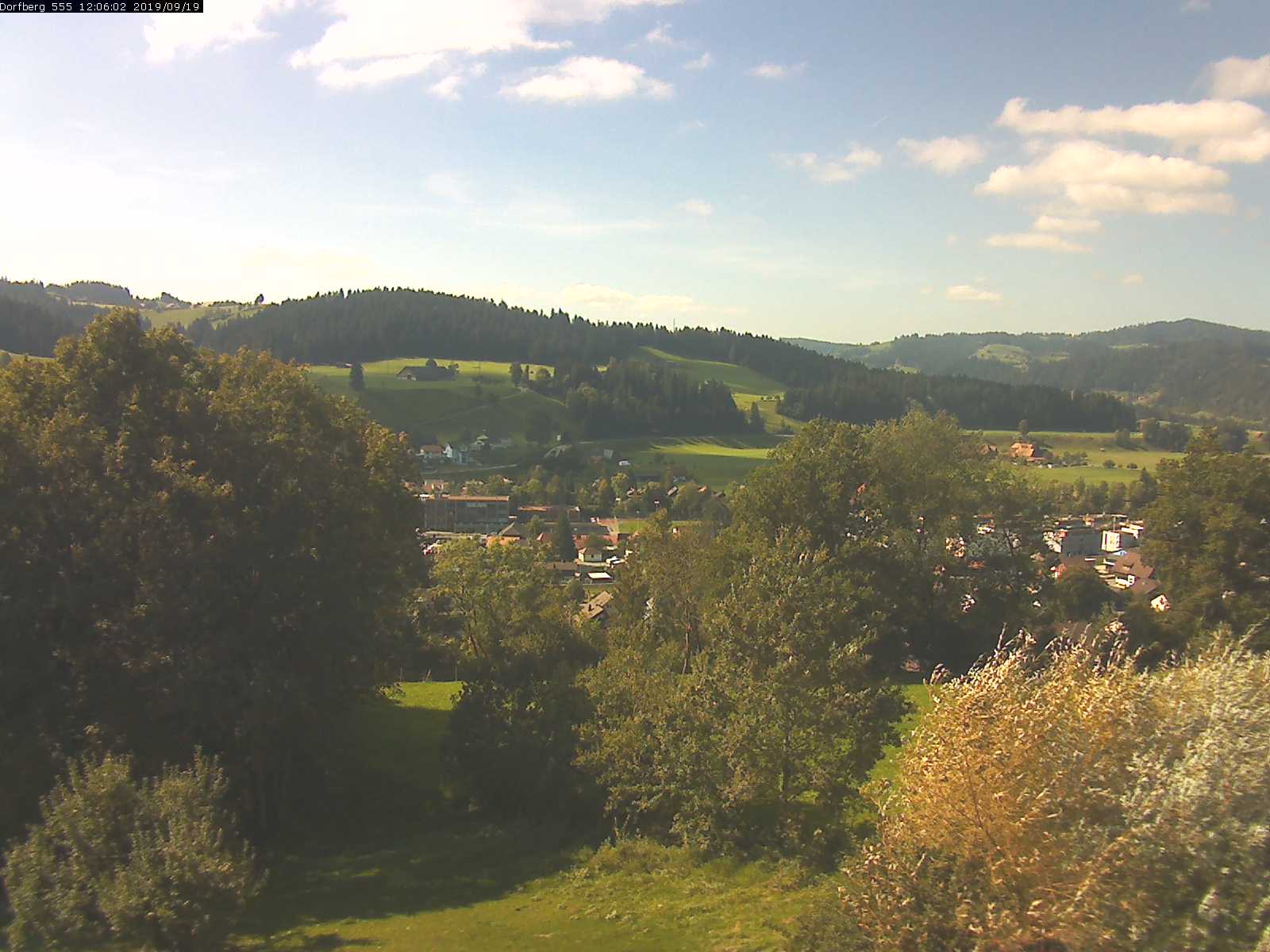 Webcam-Bild: Aussicht vom Dorfberg in Langnau 20190919-120601