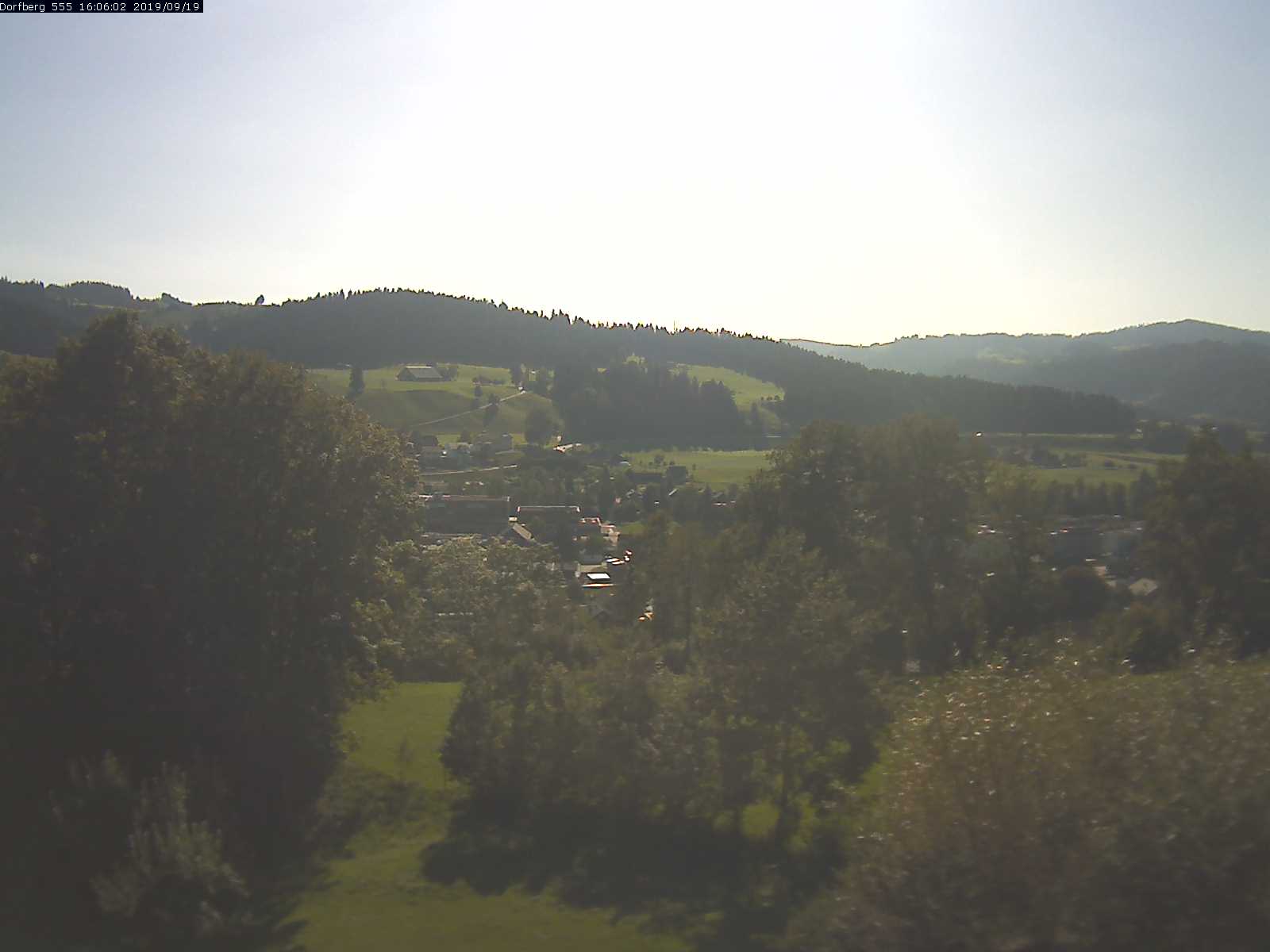 Webcam-Bild: Aussicht vom Dorfberg in Langnau 20190919-160601