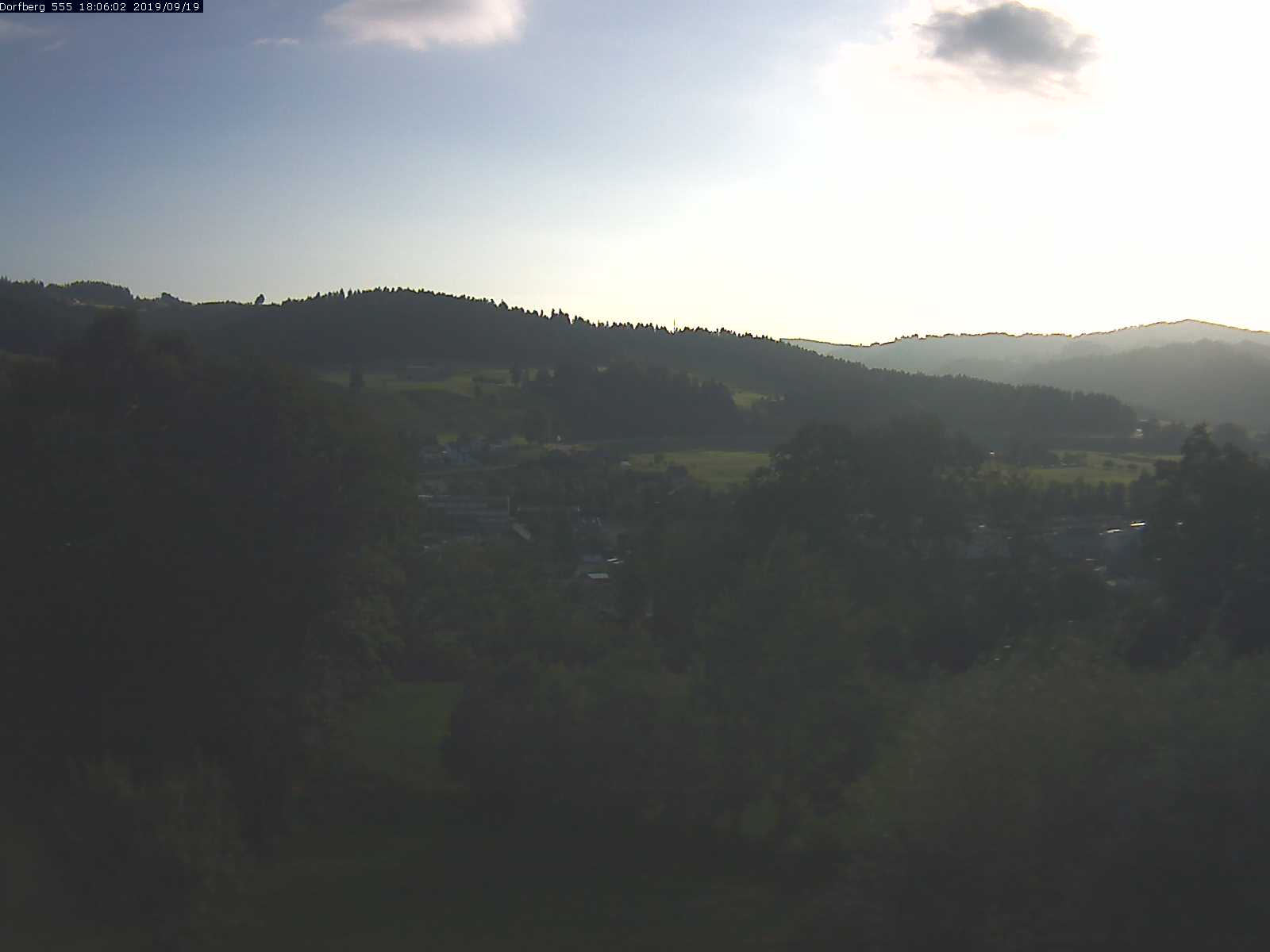 Webcam-Bild: Aussicht vom Dorfberg in Langnau 20190919-180601