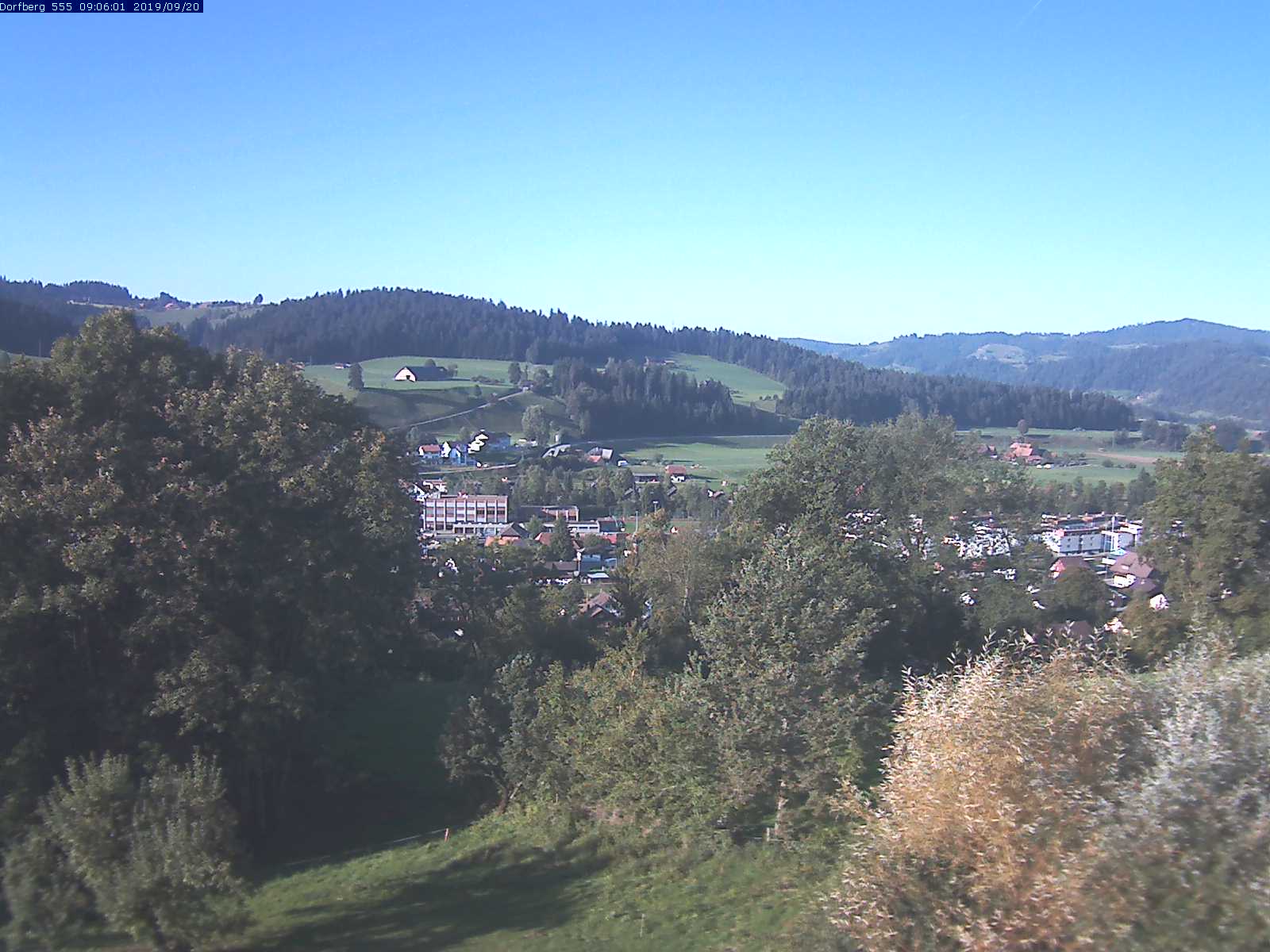 Webcam-Bild: Aussicht vom Dorfberg in Langnau 20190920-090601