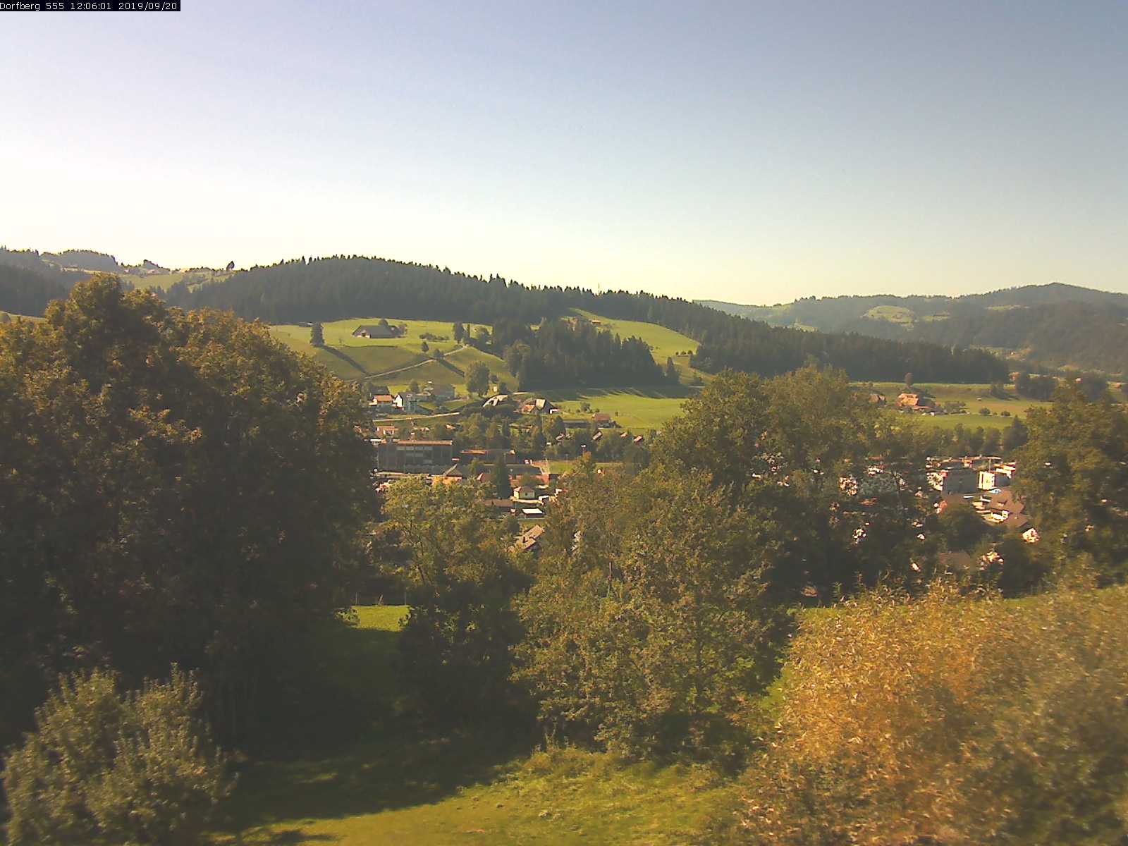 Webcam-Bild: Aussicht vom Dorfberg in Langnau 20190920-120601