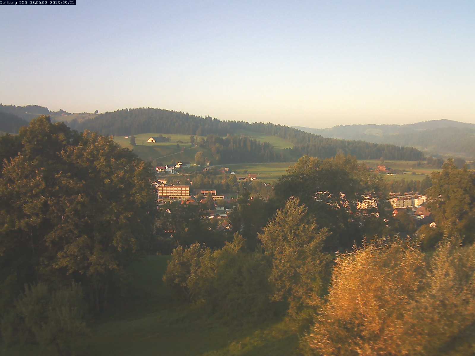 Webcam-Bild: Aussicht vom Dorfberg in Langnau 20190921-080601