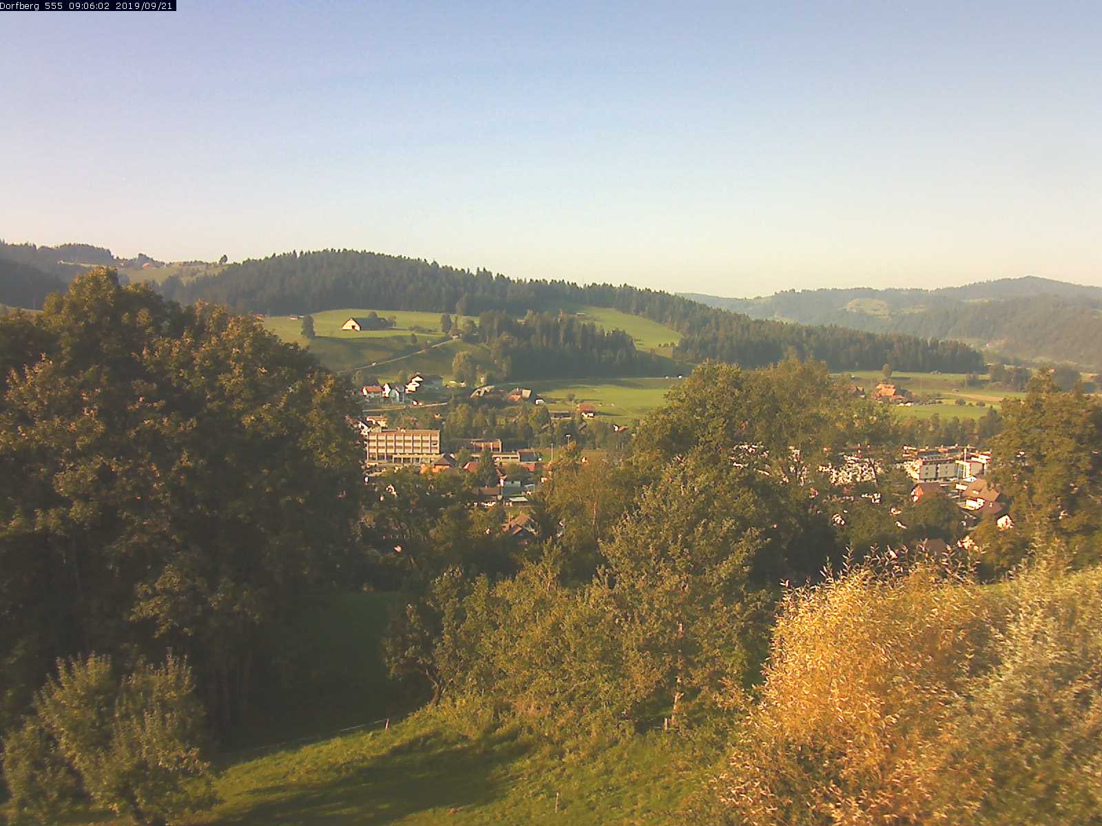 Webcam-Bild: Aussicht vom Dorfberg in Langnau 20190921-090601