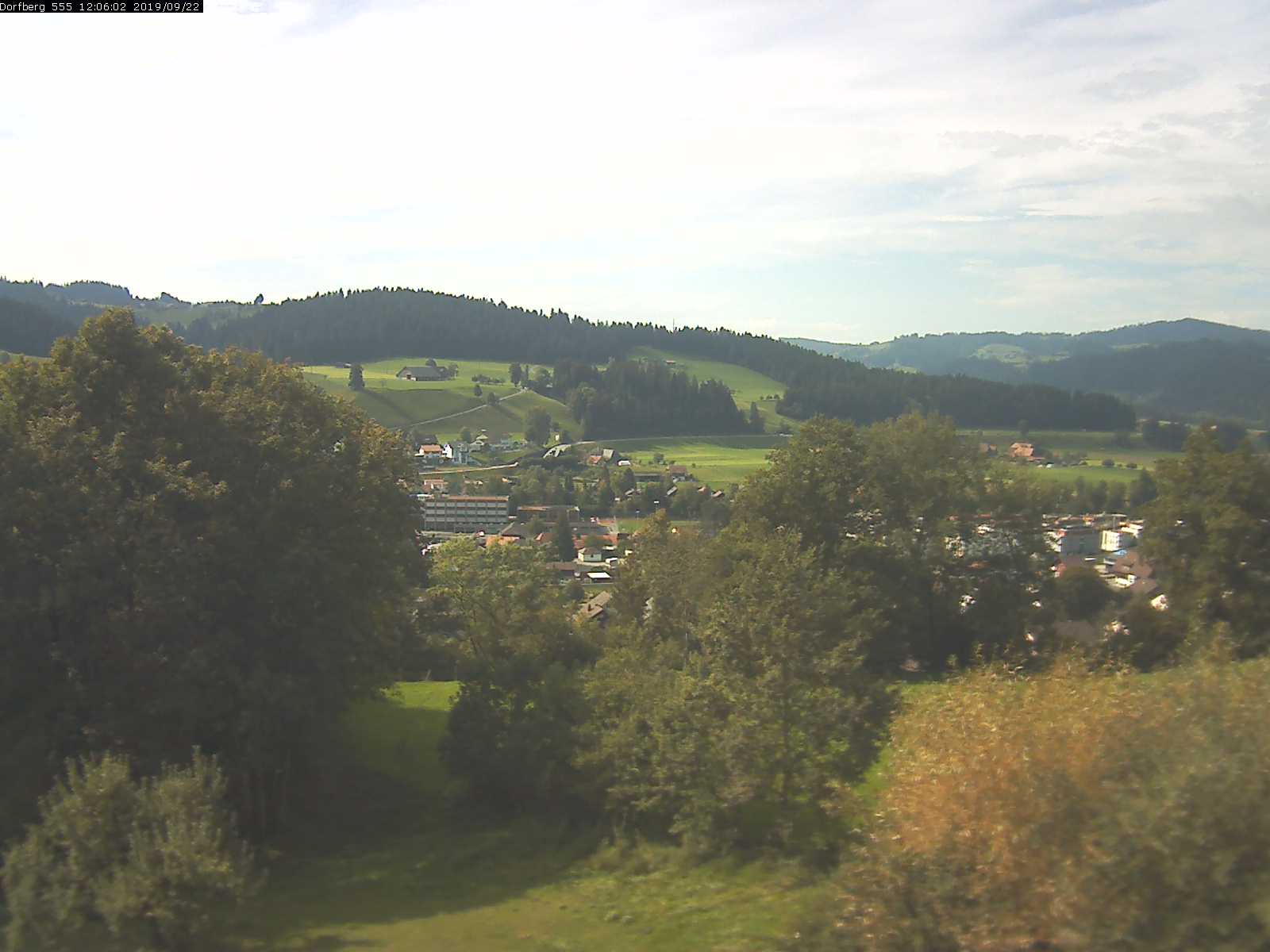 Webcam-Bild: Aussicht vom Dorfberg in Langnau 20190922-120601