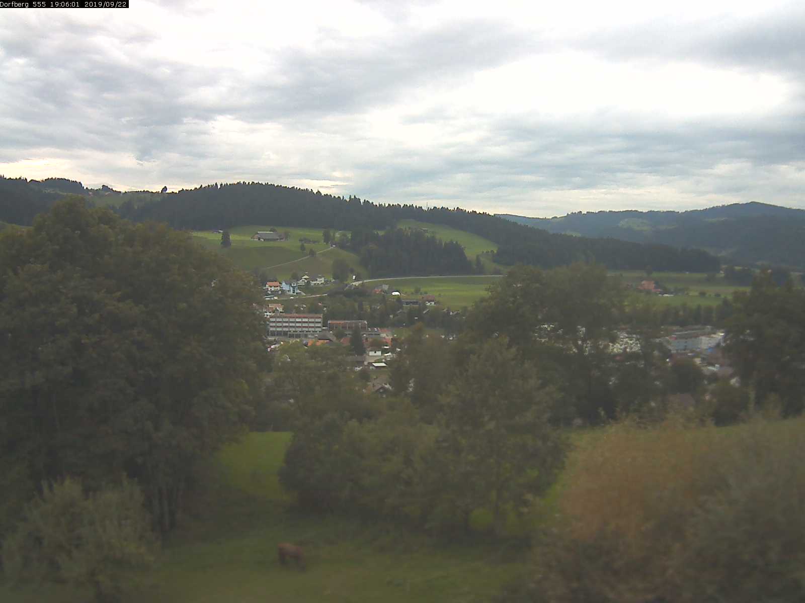 Webcam-Bild: Aussicht vom Dorfberg in Langnau 20190922-190601