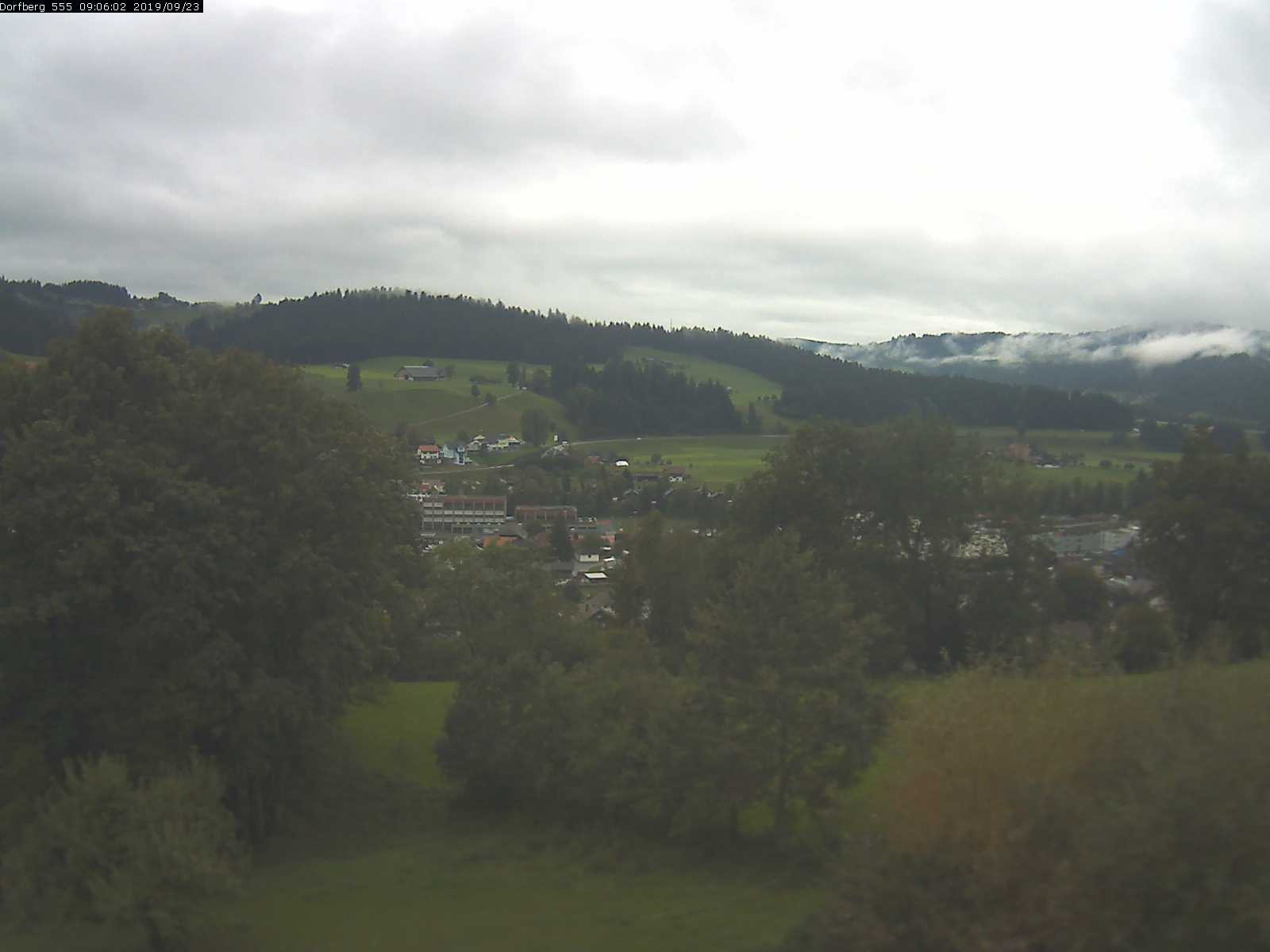 Webcam-Bild: Aussicht vom Dorfberg in Langnau 20190923-090601
