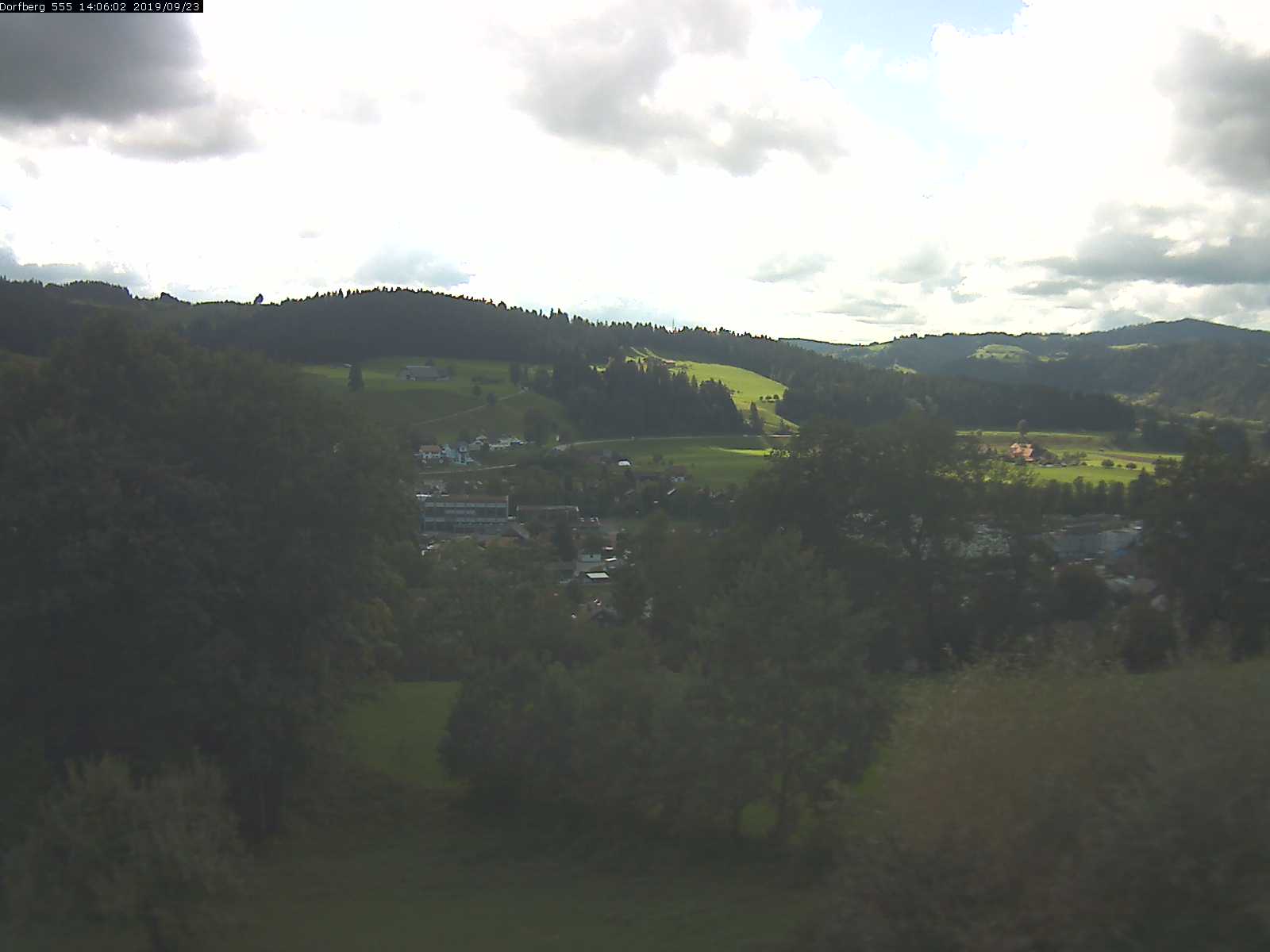 Webcam-Bild: Aussicht vom Dorfberg in Langnau 20190923-140602