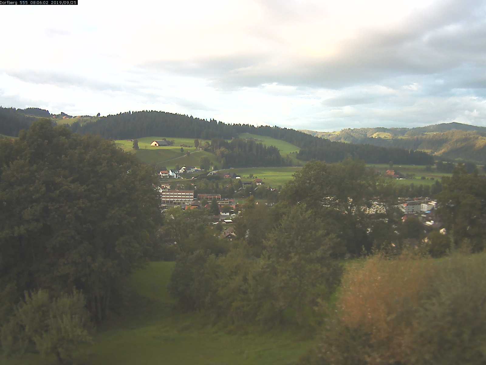 Webcam-Bild: Aussicht vom Dorfberg in Langnau 20190925-080601