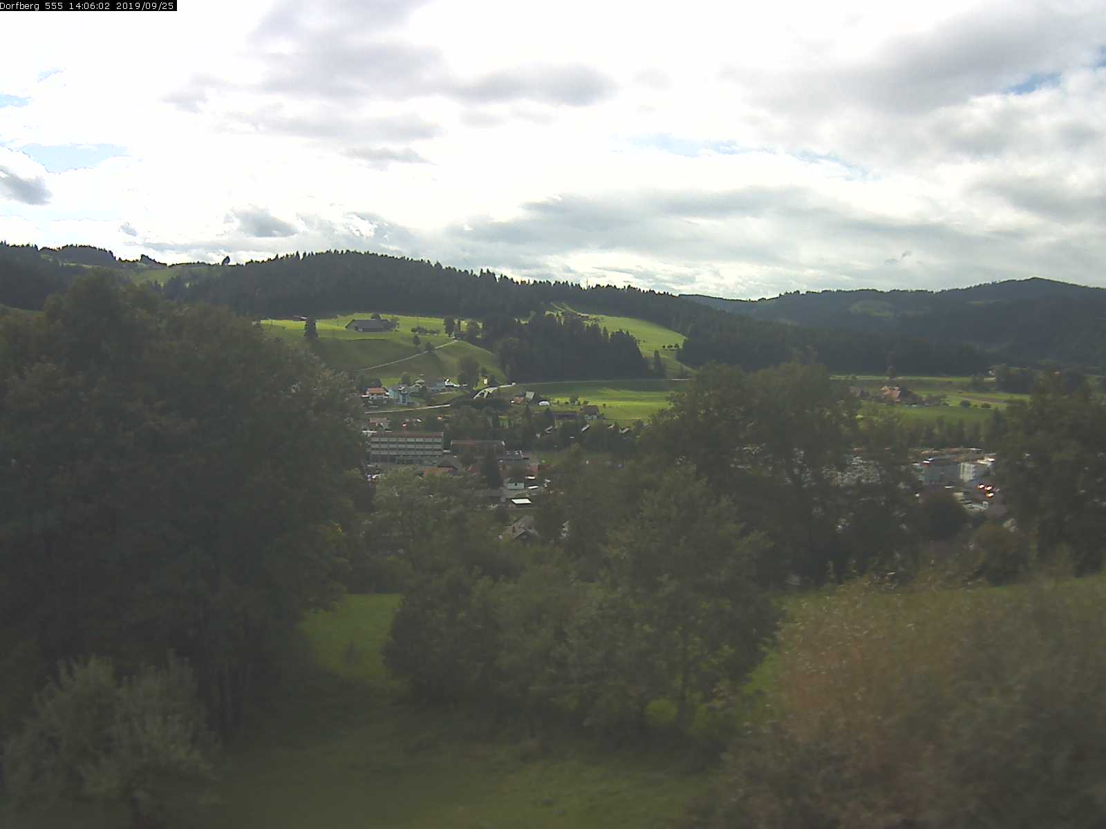 Webcam-Bild: Aussicht vom Dorfberg in Langnau 20190925-140601