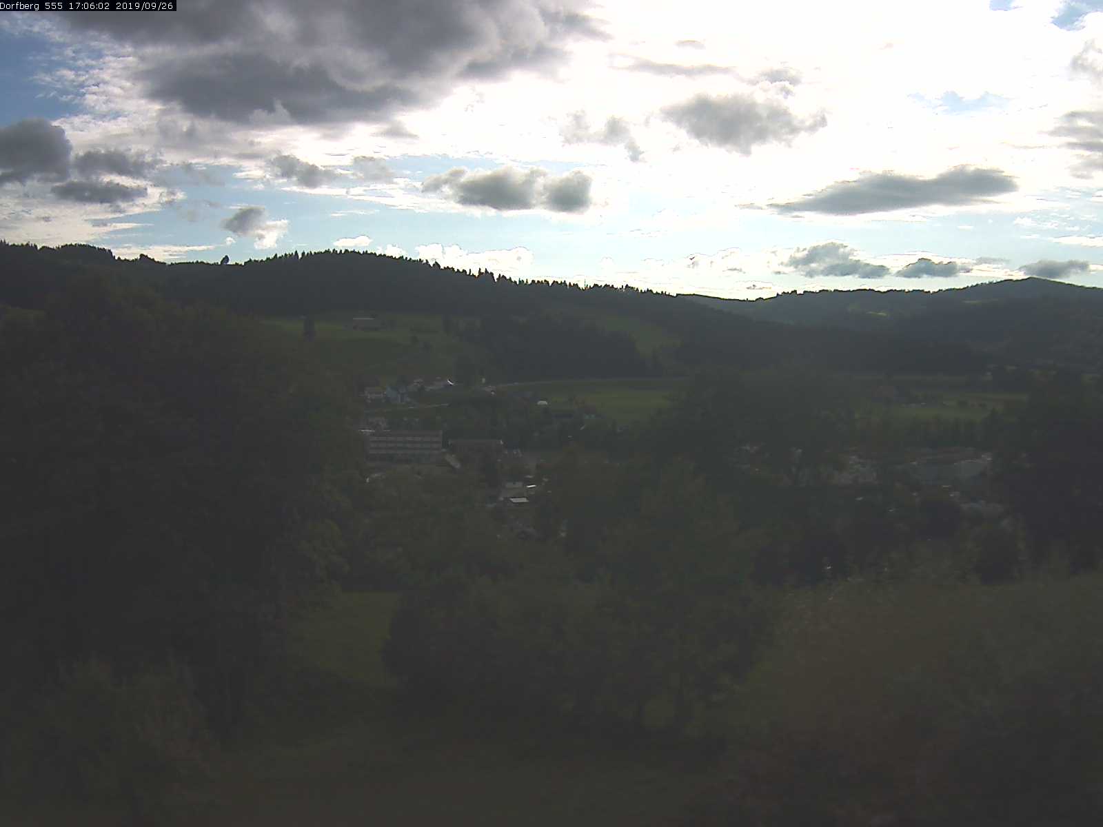 Webcam-Bild: Aussicht vom Dorfberg in Langnau 20190926-170601