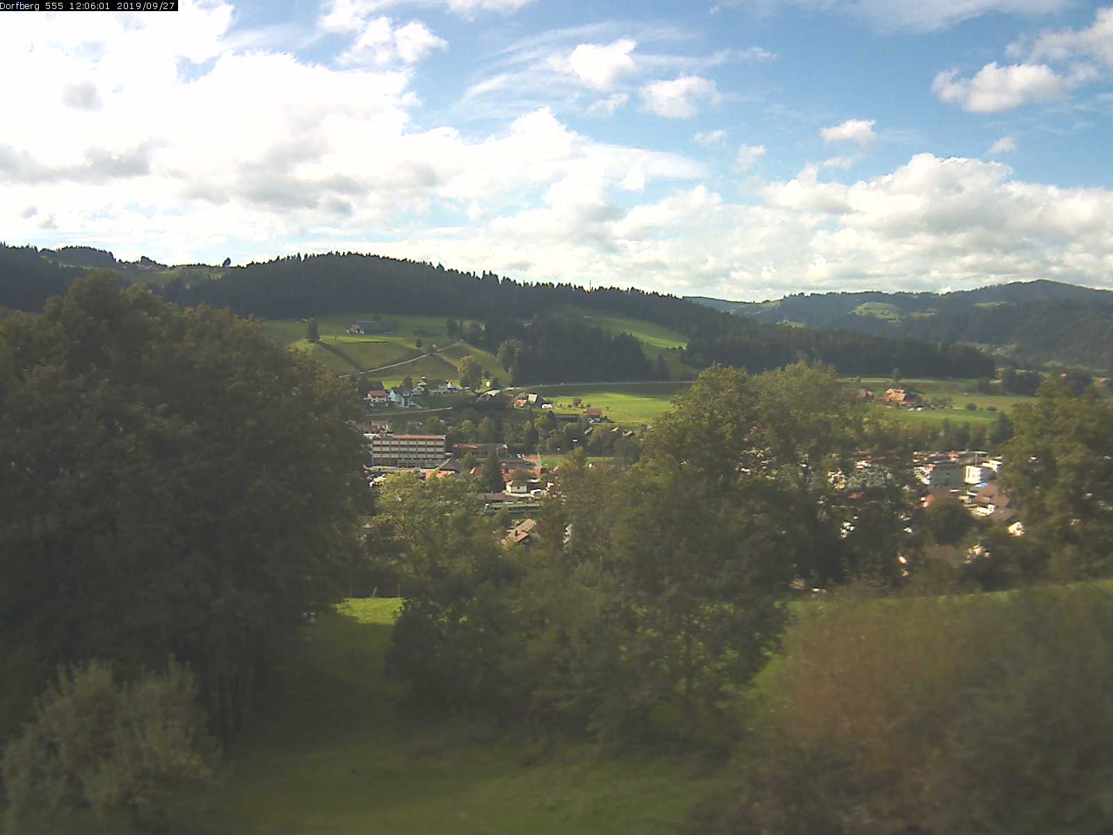 Webcam-Bild: Aussicht vom Dorfberg in Langnau 20190927-120601