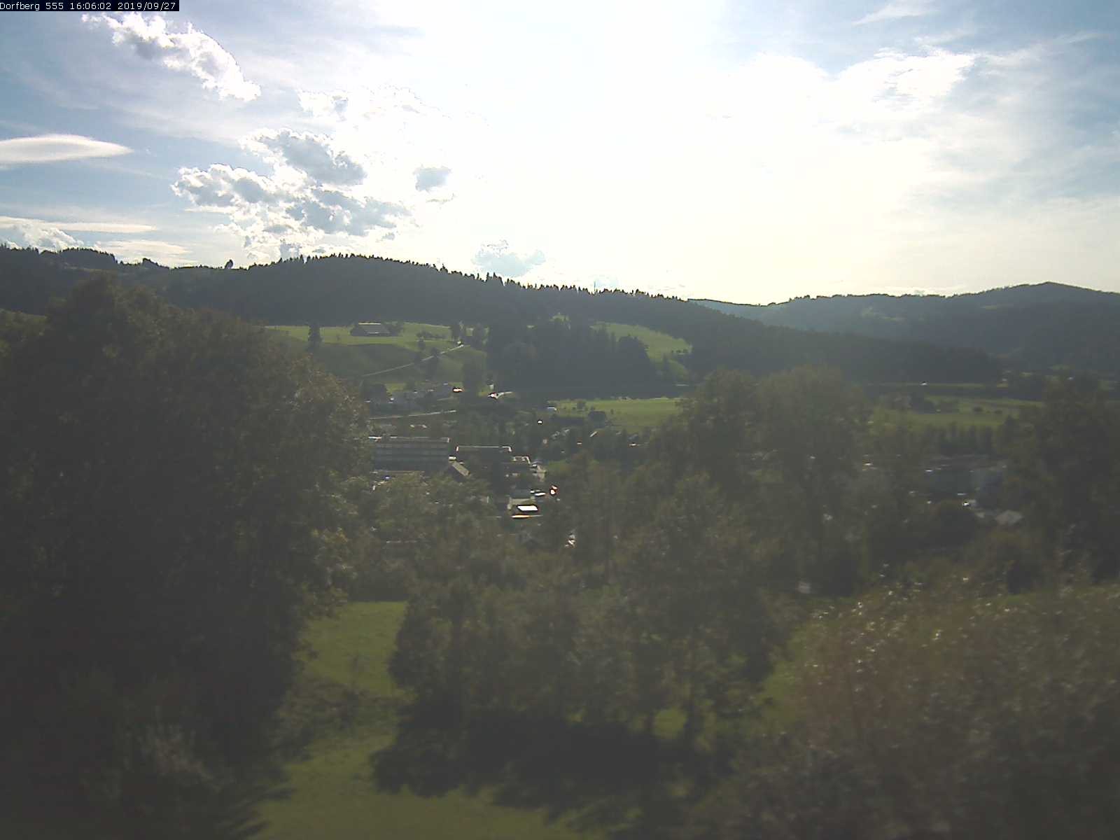 Webcam-Bild: Aussicht vom Dorfberg in Langnau 20190927-160601