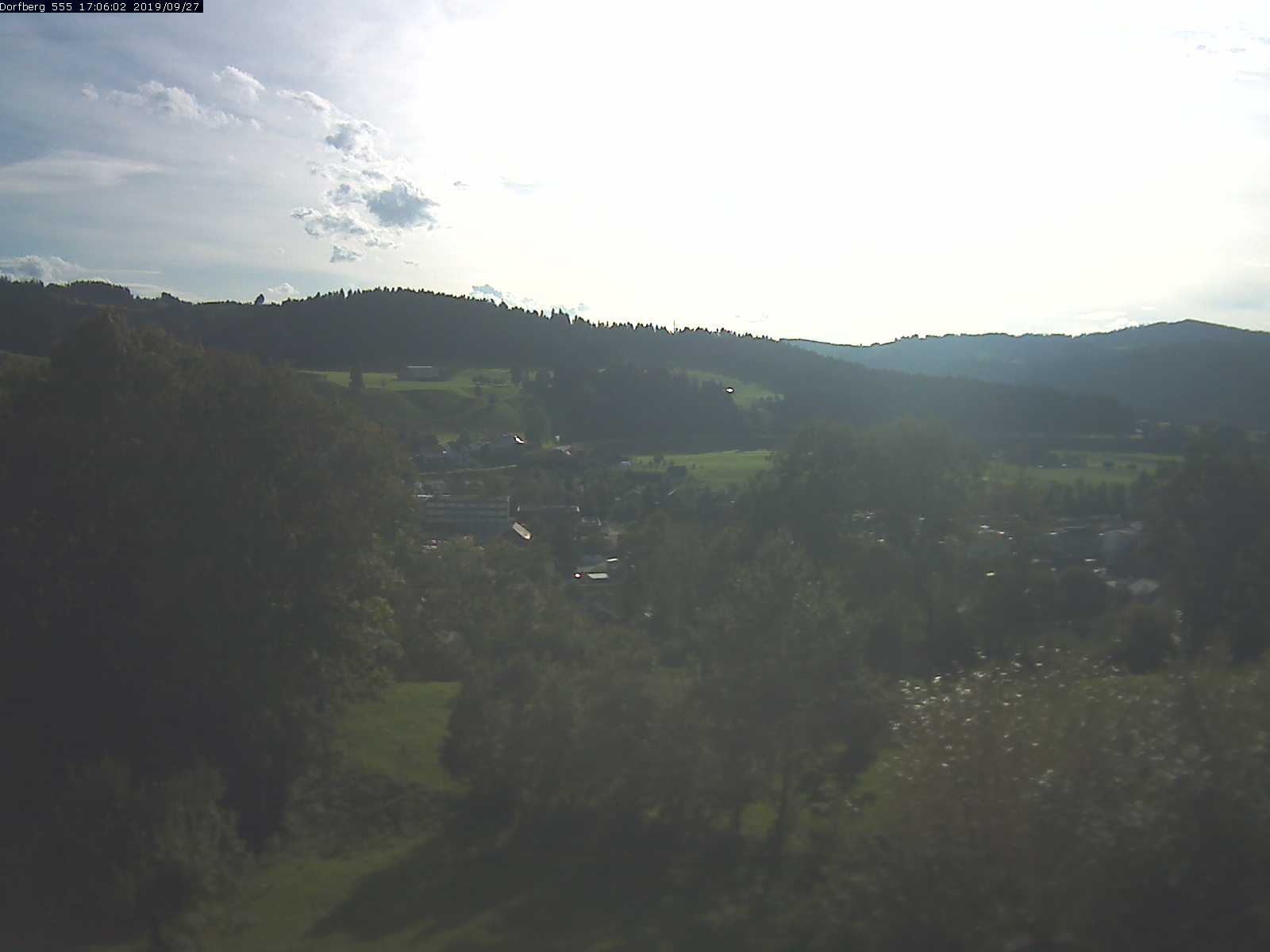 Webcam-Bild: Aussicht vom Dorfberg in Langnau 20190927-170601