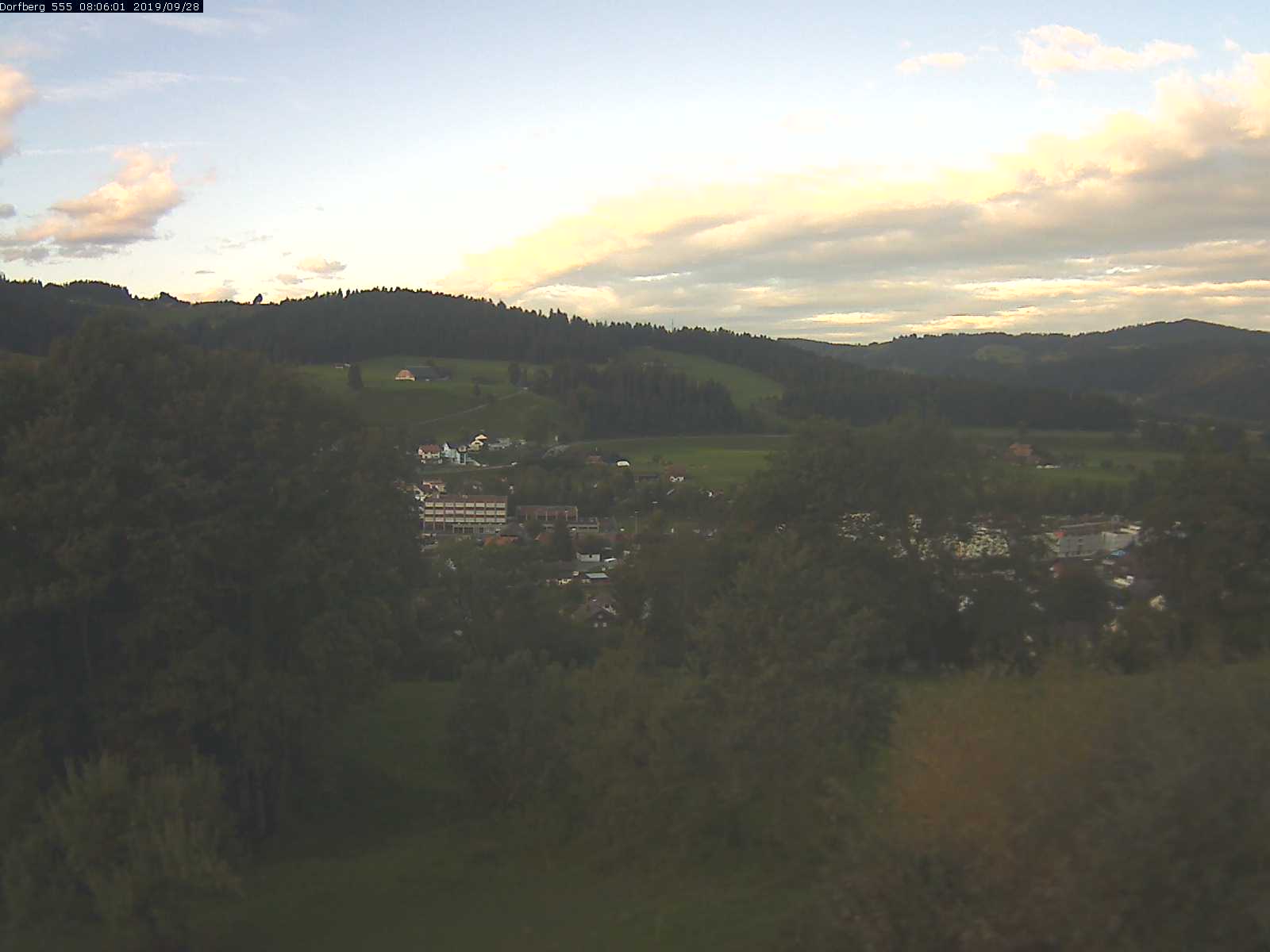 Webcam-Bild: Aussicht vom Dorfberg in Langnau 20190928-080601