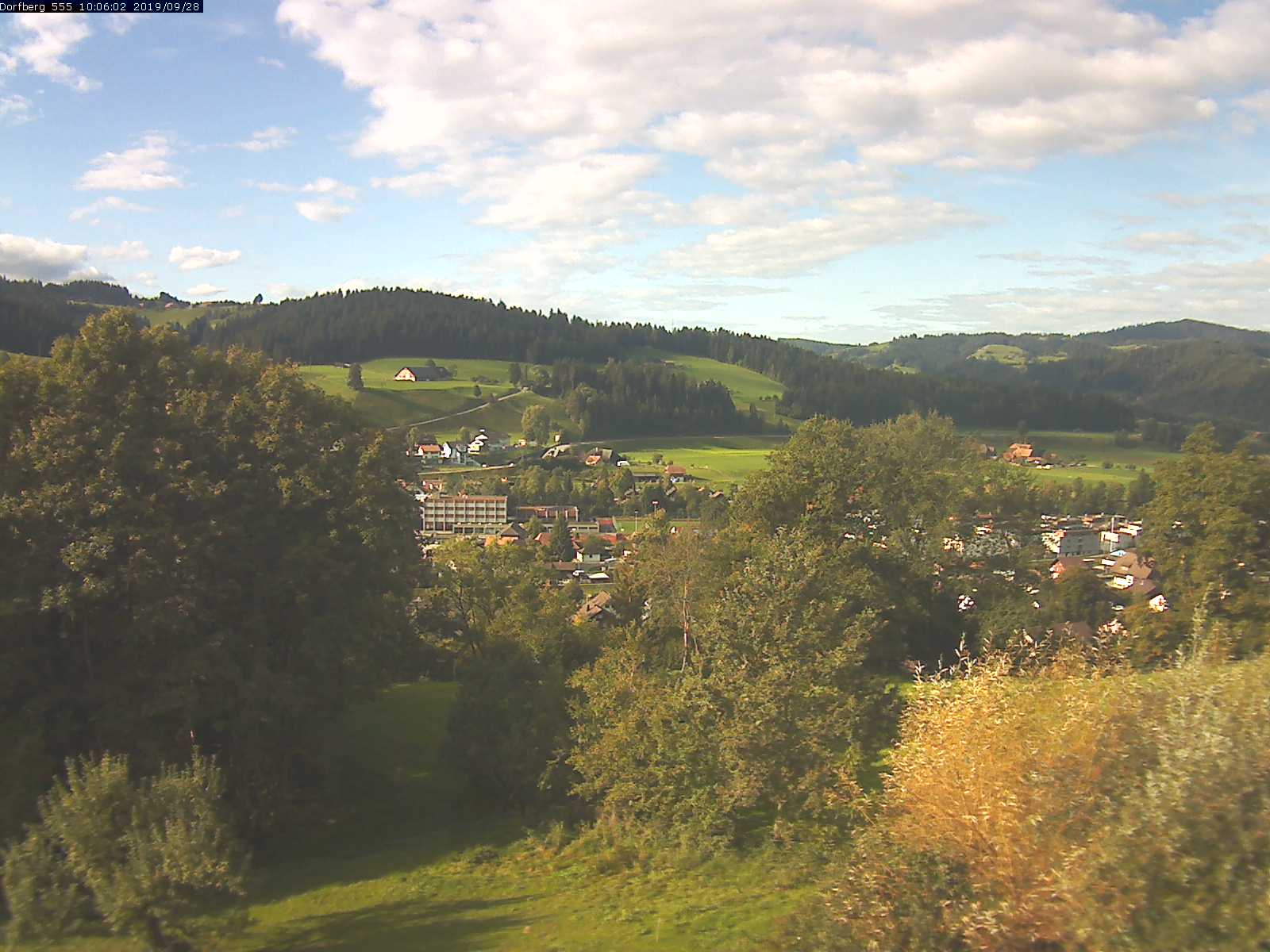 Webcam-Bild: Aussicht vom Dorfberg in Langnau 20190928-100601
