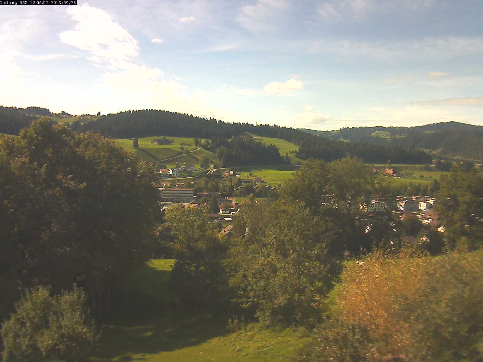Webcam-Bild: Aussicht vom Dorfberg in Langnau 20190928-120601