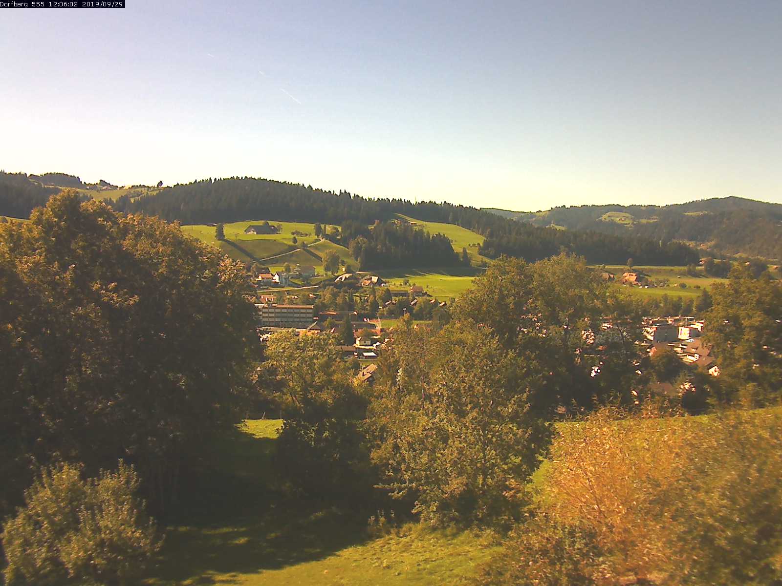Webcam-Bild: Aussicht vom Dorfberg in Langnau 20190929-120601