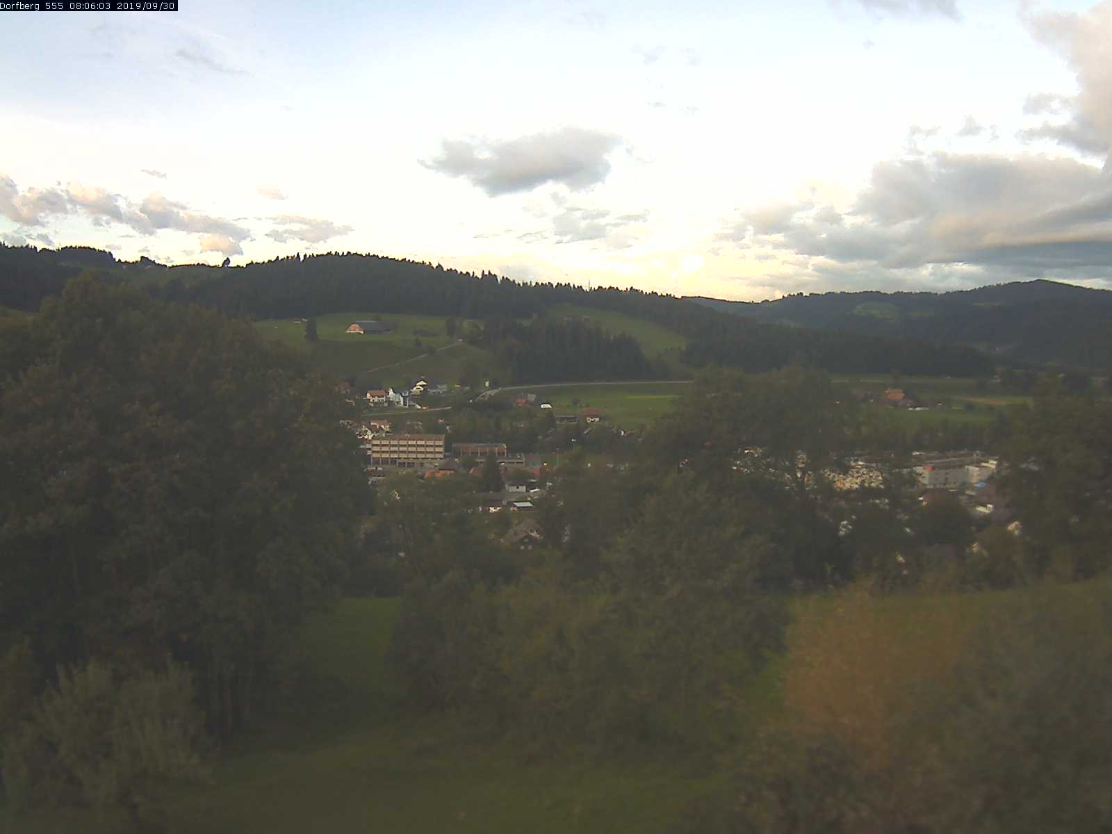 Webcam-Bild: Aussicht vom Dorfberg in Langnau 20190930-080601