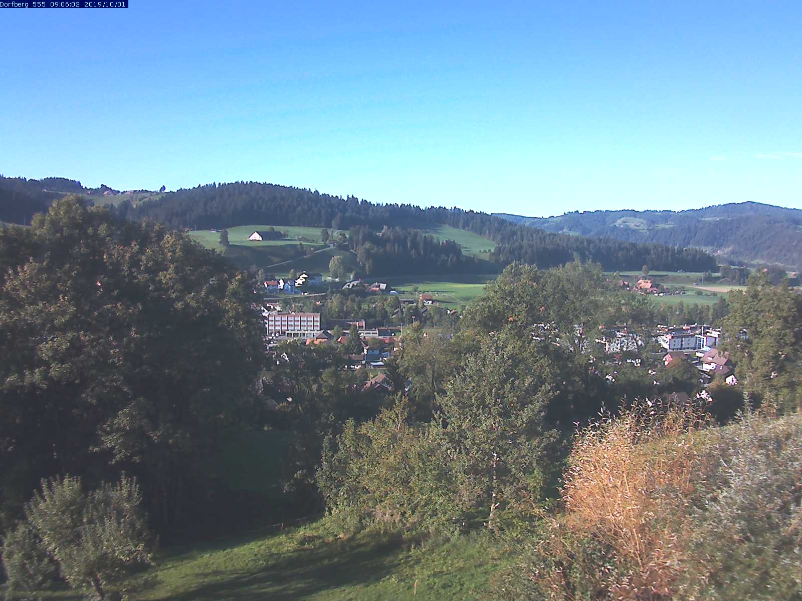 Webcam-Bild: Aussicht vom Dorfberg in Langnau 20191001-090601