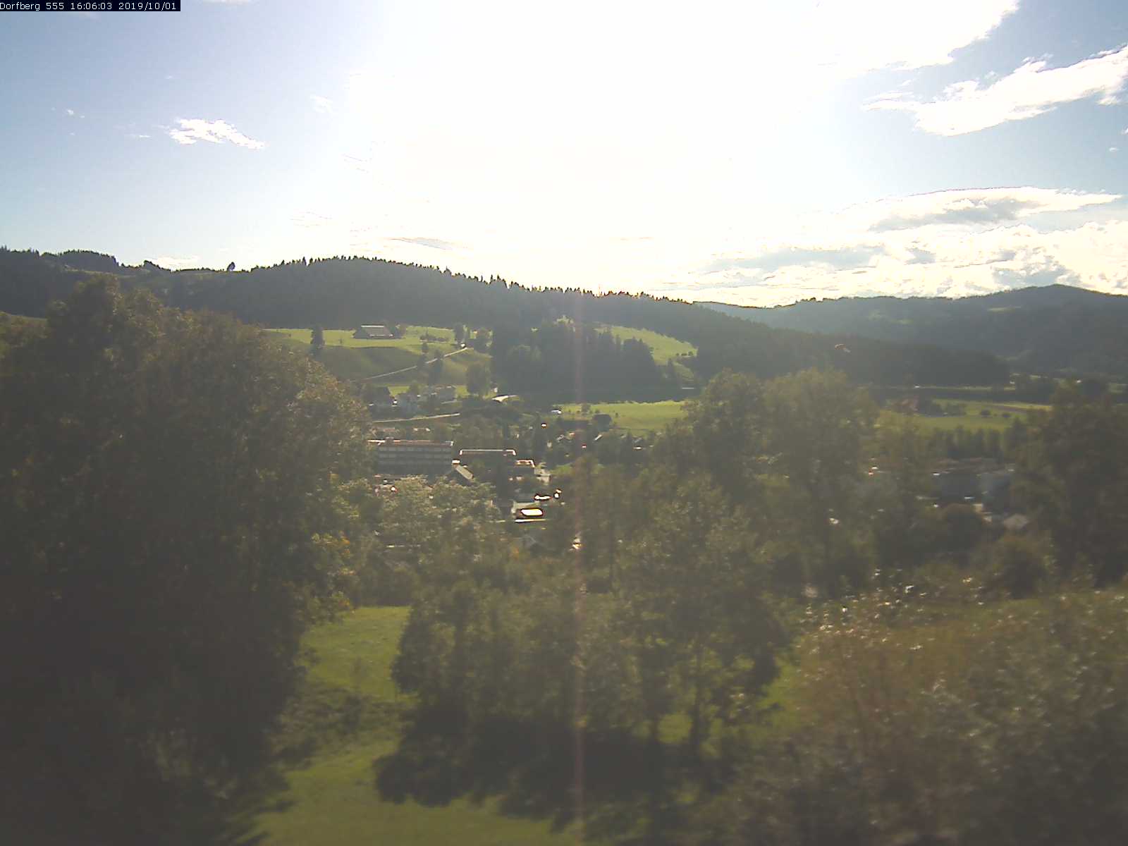 Webcam-Bild: Aussicht vom Dorfberg in Langnau 20191001-160601