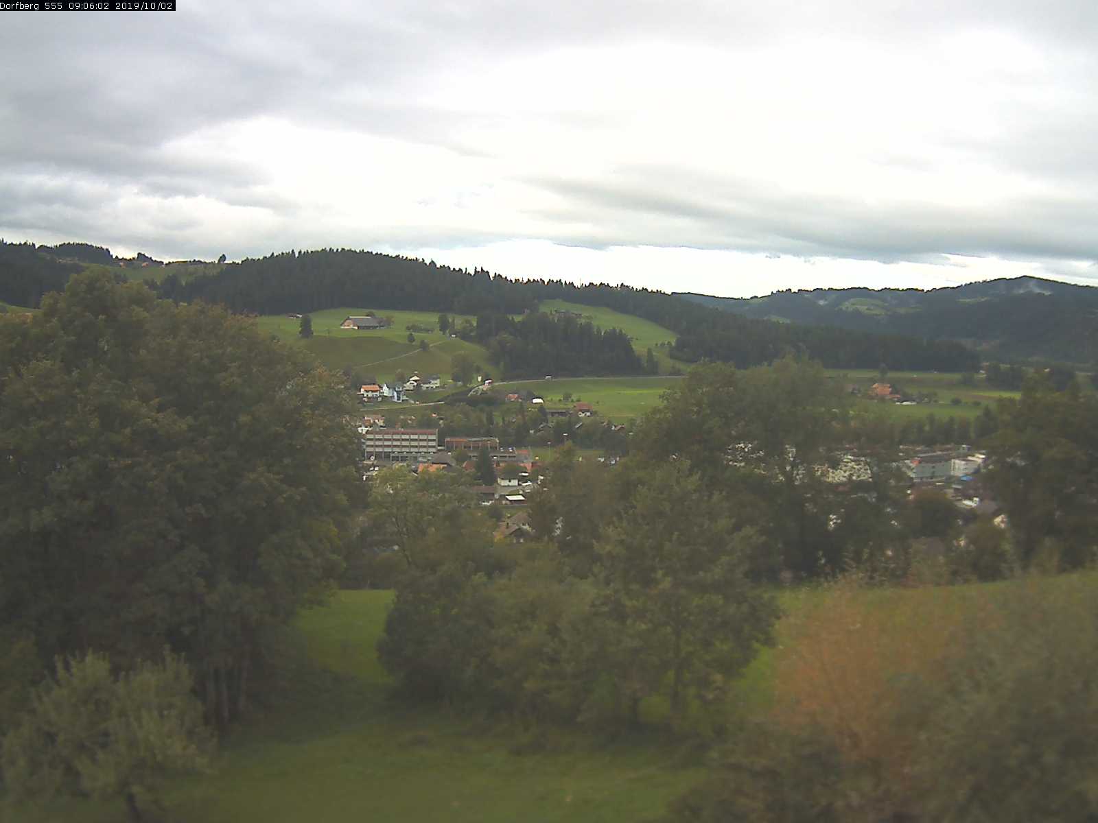 Webcam-Bild: Aussicht vom Dorfberg in Langnau 20191002-090601