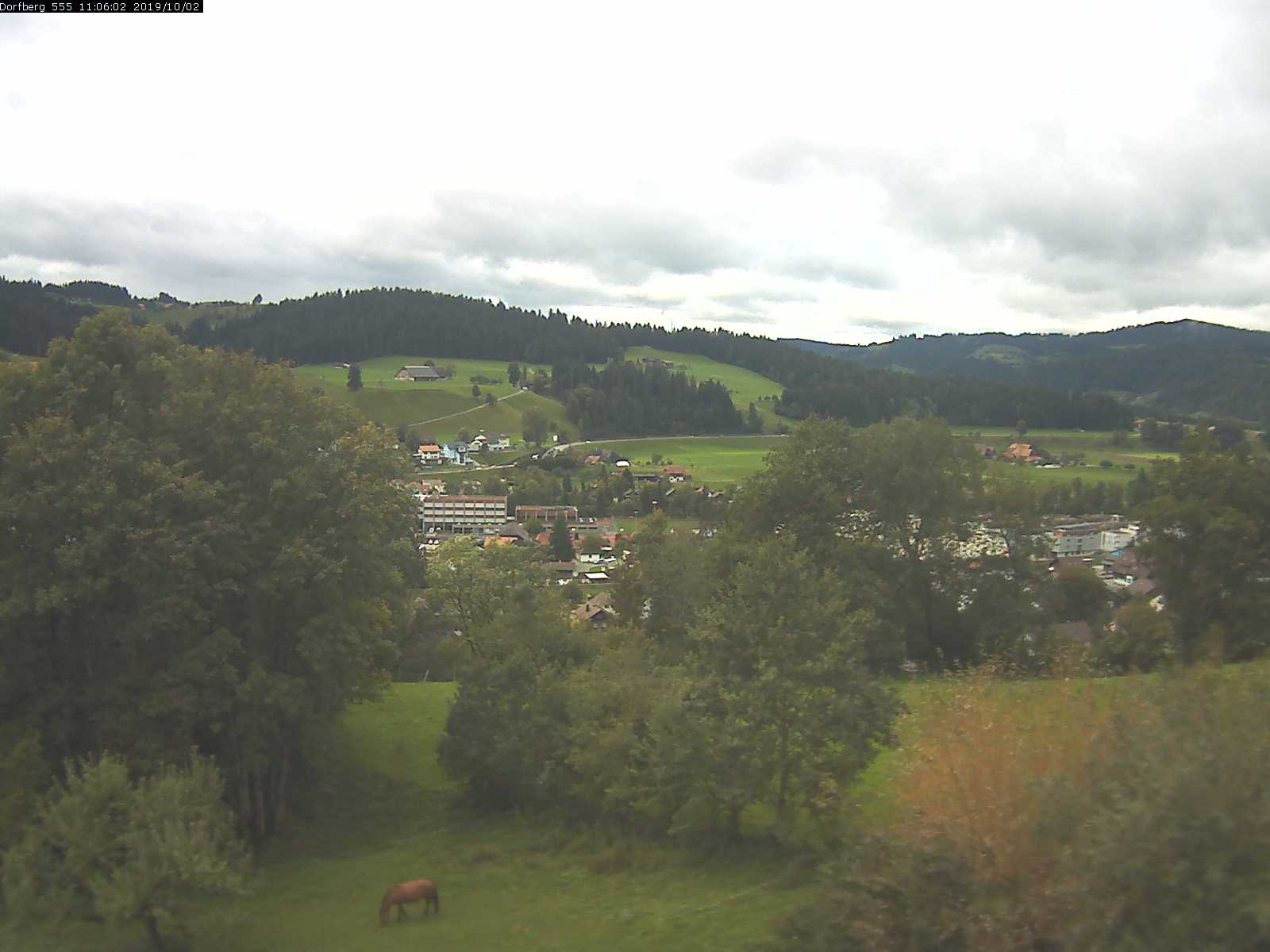 Webcam-Bild: Aussicht vom Dorfberg in Langnau 20191002-110601
