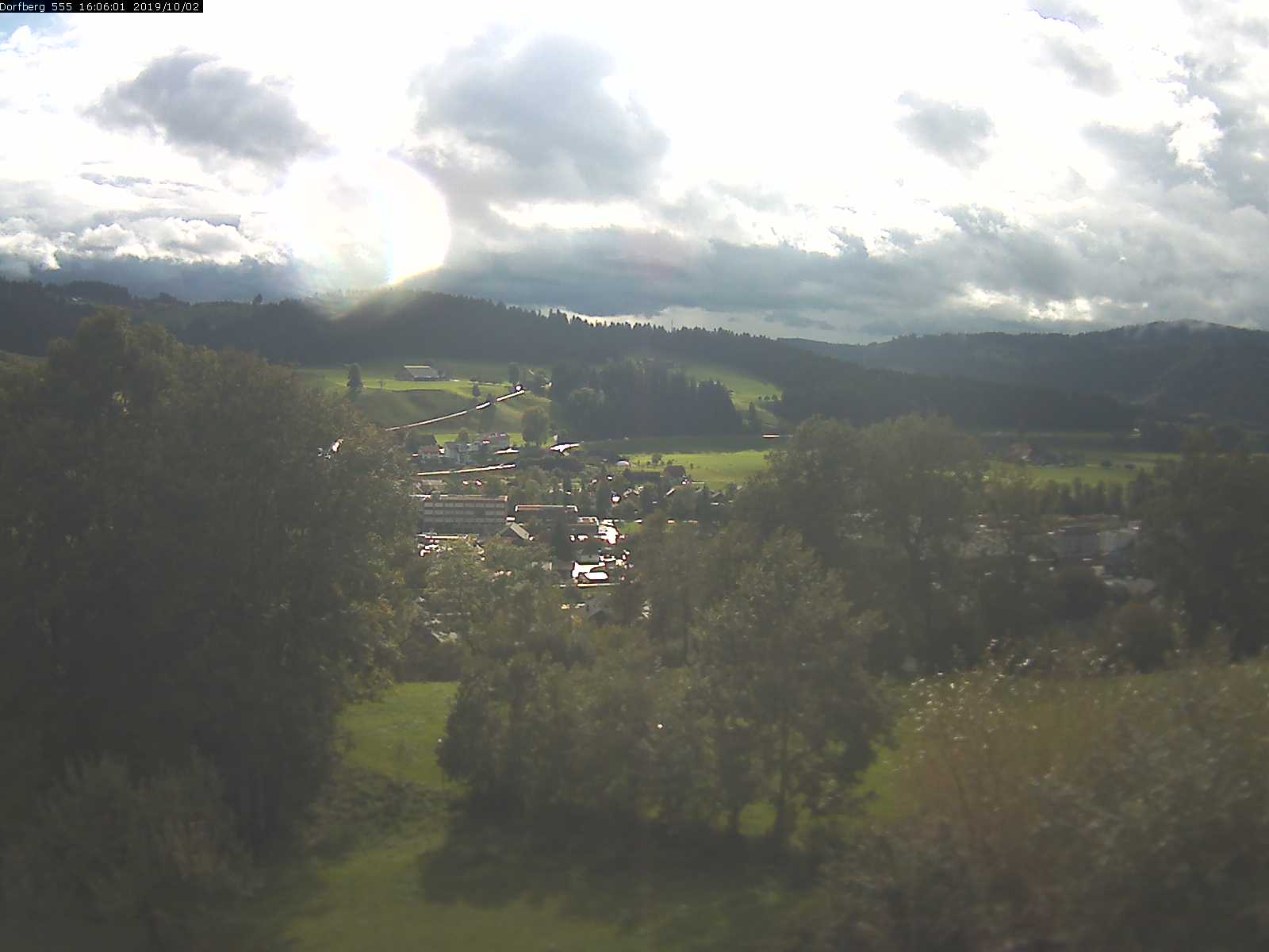 Webcam-Bild: Aussicht vom Dorfberg in Langnau 20191002-160601