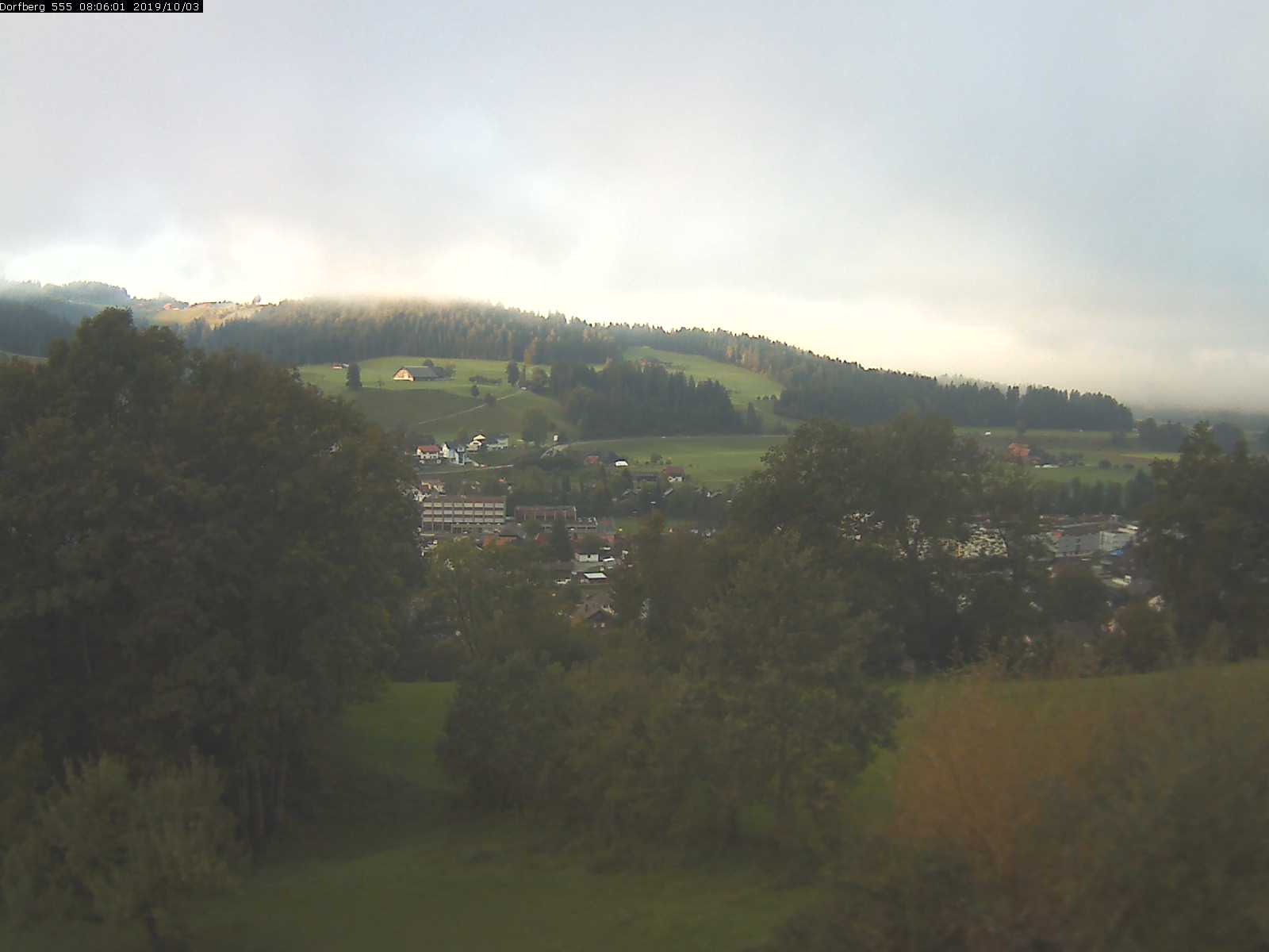 Webcam-Bild: Aussicht vom Dorfberg in Langnau 20191003-080601