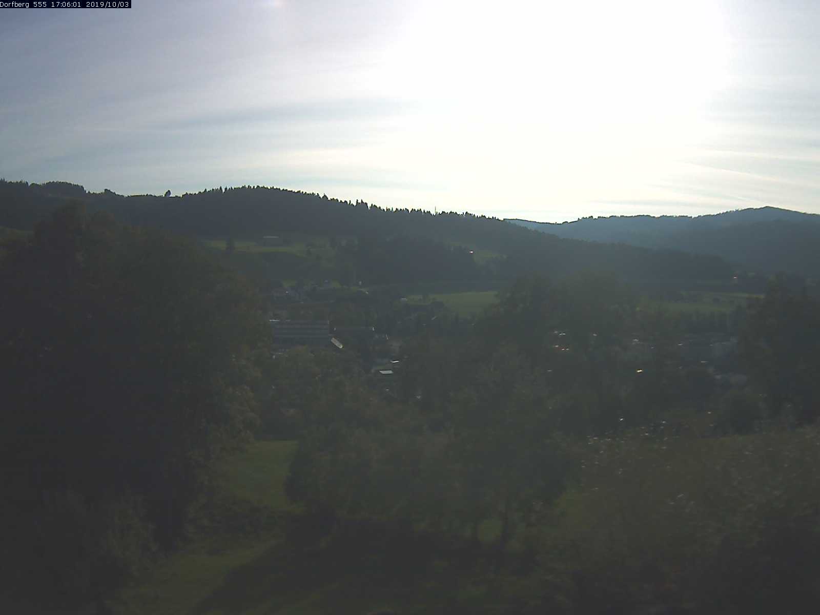 Webcam-Bild: Aussicht vom Dorfberg in Langnau 20191003-170601