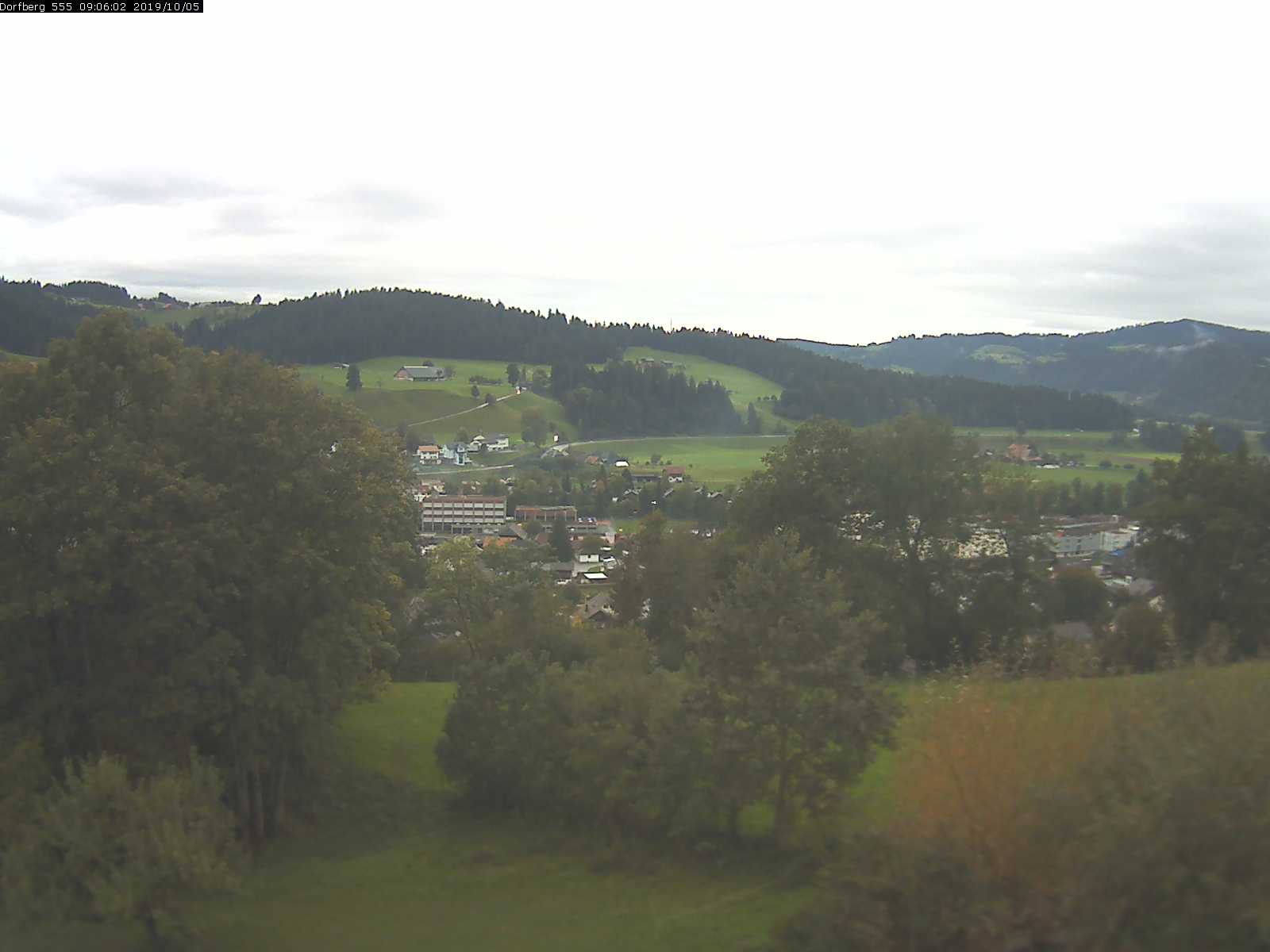 Webcam-Bild: Aussicht vom Dorfberg in Langnau 20191005-090601