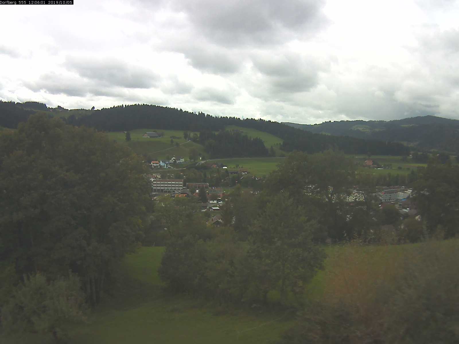 Webcam-Bild: Aussicht vom Dorfberg in Langnau 20191005-120601
