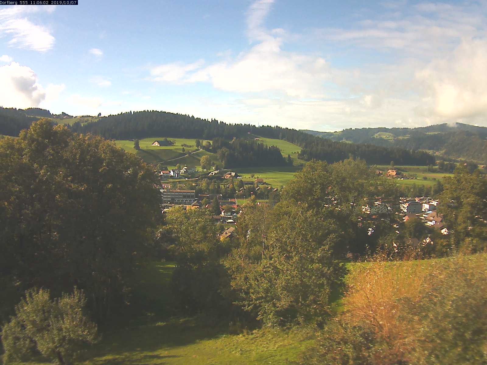 Webcam-Bild: Aussicht vom Dorfberg in Langnau 20191007-110601